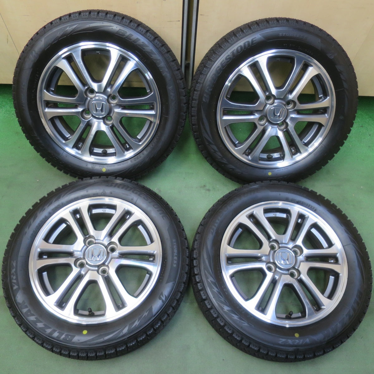 ほぼ未使用！23年◎ホンダ JF1 JF2 N-BOX 純正 155/65R14 スタッドレス ブリヂストン ブリザック VRX2 14インチ PCD100/4H◎6083106イス