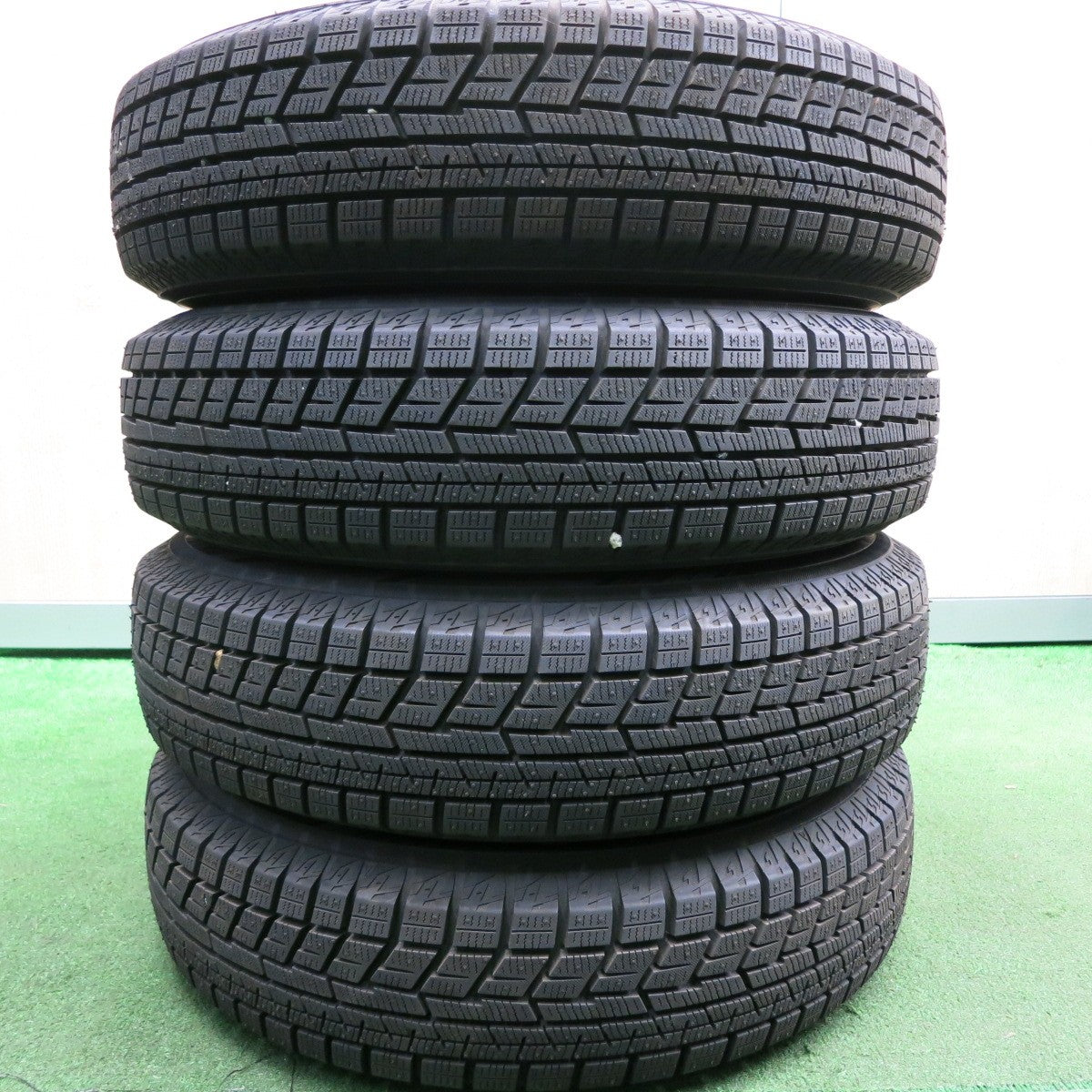 *送料無料* 超バリ溝！ほぼ10分★ダイハツ ムーヴ 純正 スチール 145/80R13 スタッドレス ヨコハマ アイスガード iG60 13インチ PCD100/4H★4051701HAス