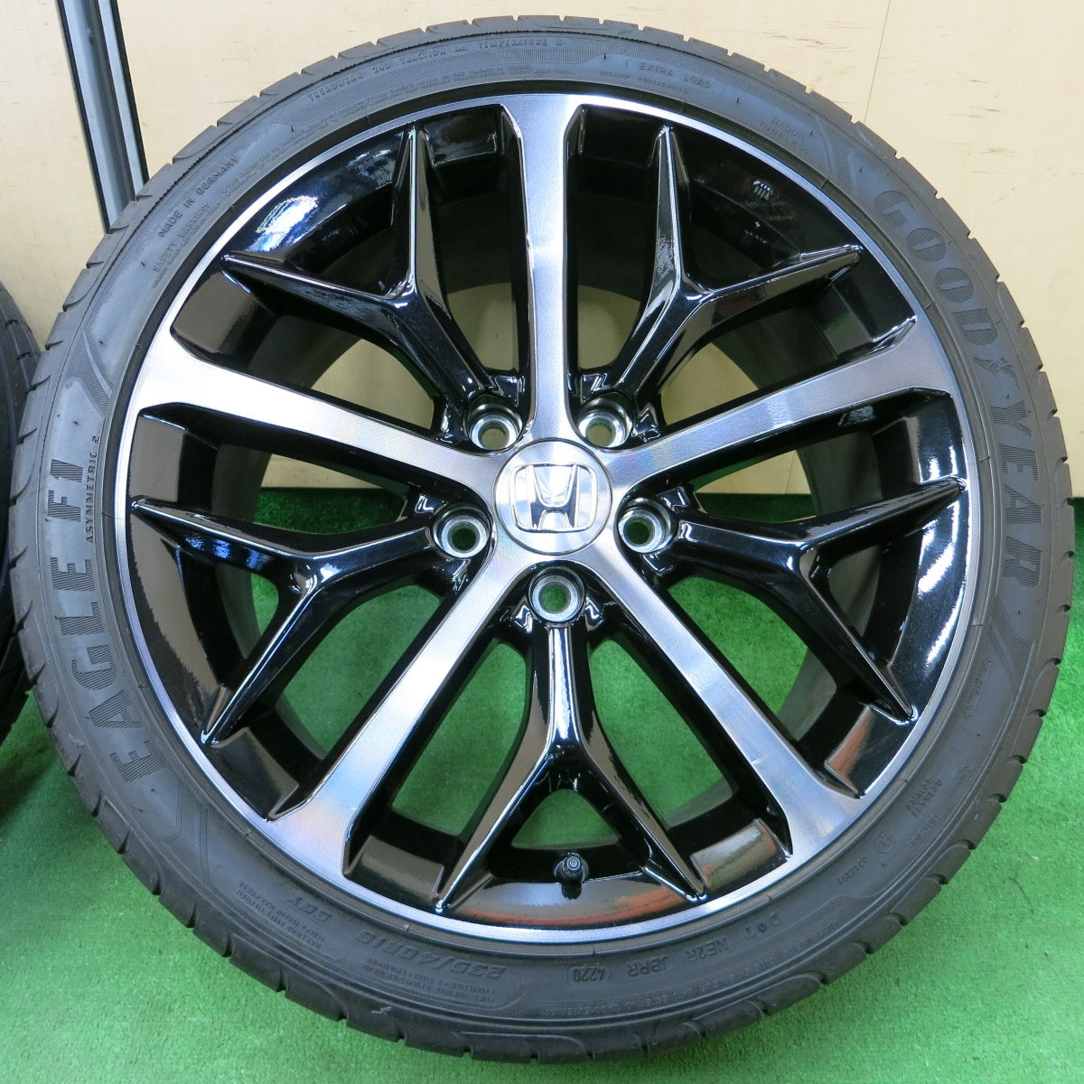 *送料無料* バリ溝！20年！キレイ！9.5分★ホンダ FK7 シビック 純正 235/40R18 グッドイヤー イーグル F1 18インチ PCD114.3/5H★4051406イノ