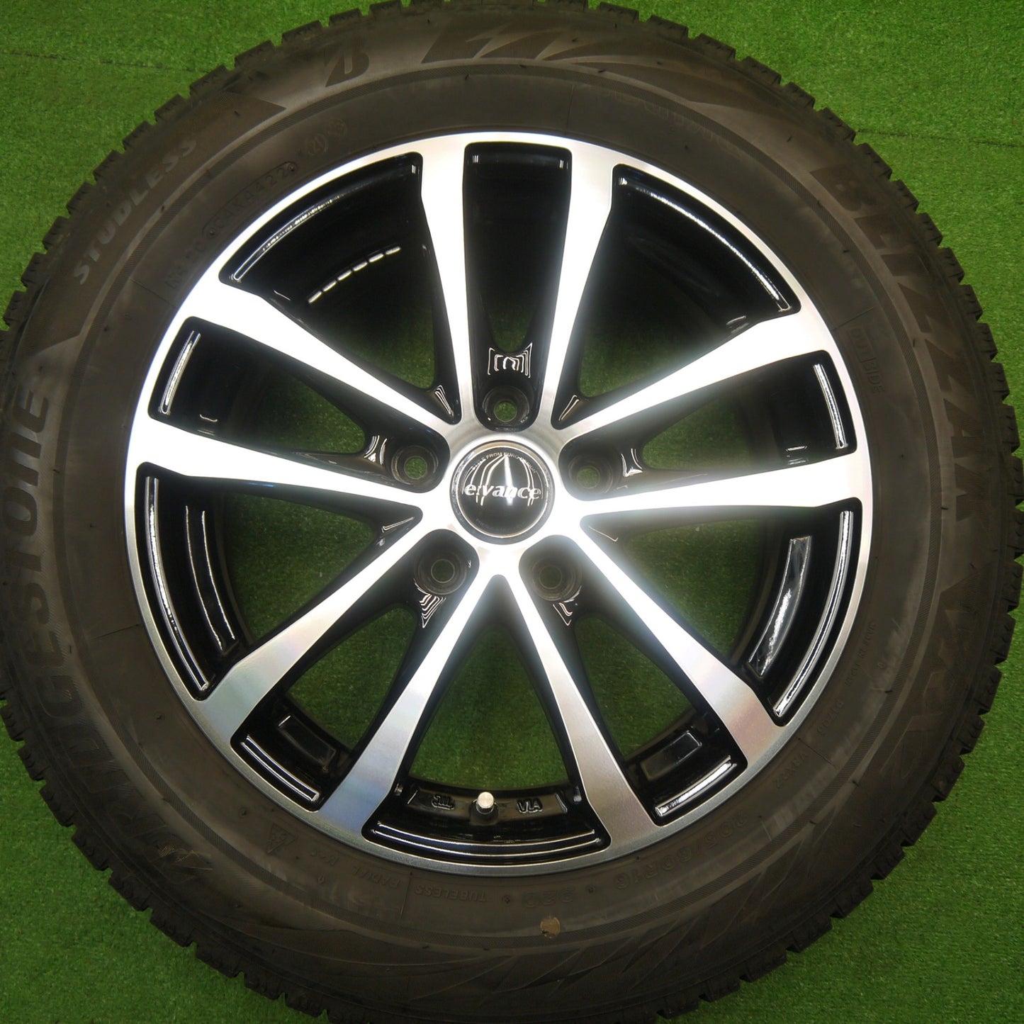 バリ溝！22年！キレイ！9.5分★スタッドレス 205/60R16 ブリヂストン ブリザック VRX2 evance HA1 エヴァンス 16インチ PCD114.3/5H★5111001Hス