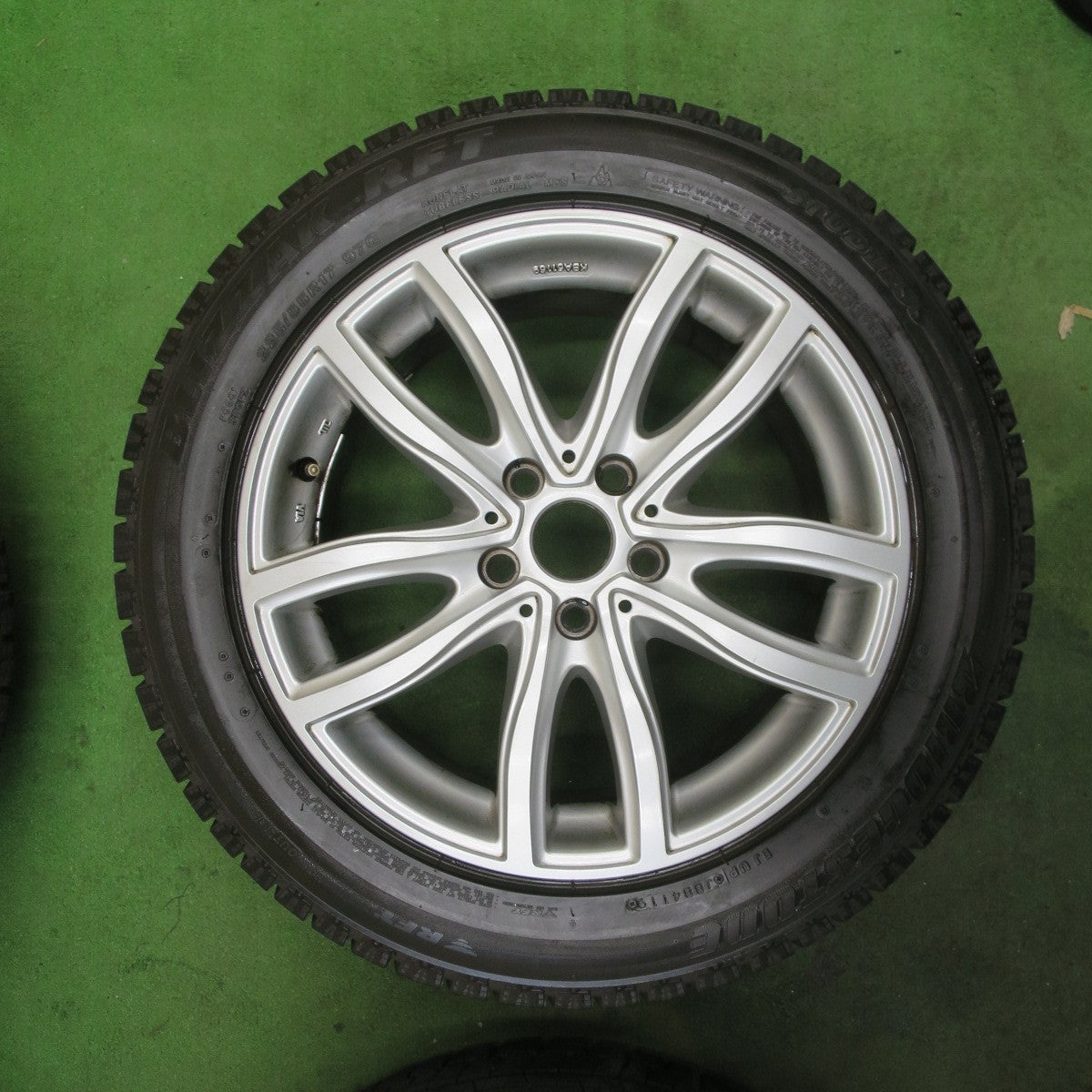 バリ溝！9分★BMW 等 MAK FAHR 225/55R17 スタッドレス ブリヂストン ブリザック RFT ファー 17インチ PCD112/5H★6042304TTス