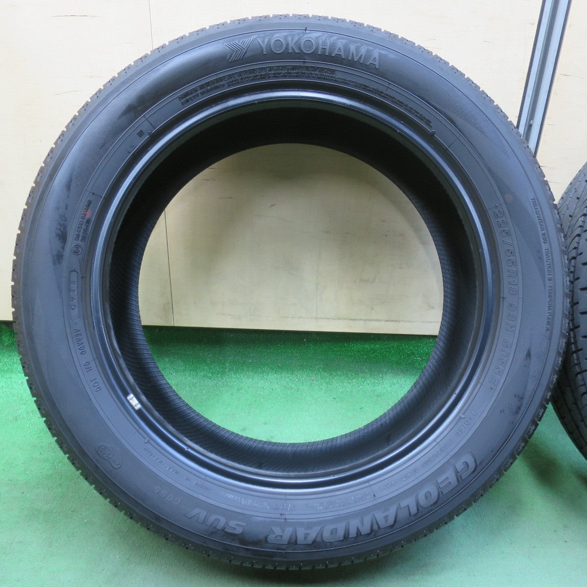 バリ溝！25年！9.5分★225/55R18 ヨコハマ ジオランダー SUV G055 G055E タイヤ 18インチ デリカ D:5 フォレスター ZR-V エクリプスクロス 等★5121002イノタ
