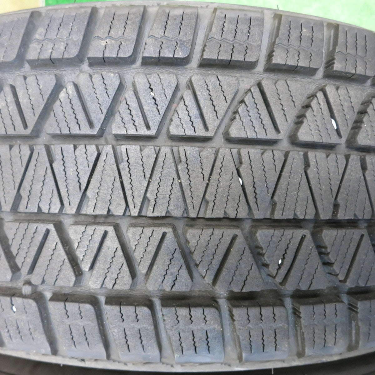 バリ溝！21年！キレイ！9分★スタッドレス 225/65R17 ブリヂストン ブリザック DM-V3 ECO FORME エコフォルム 17インチ PCD114.3/5H★5120405HAス