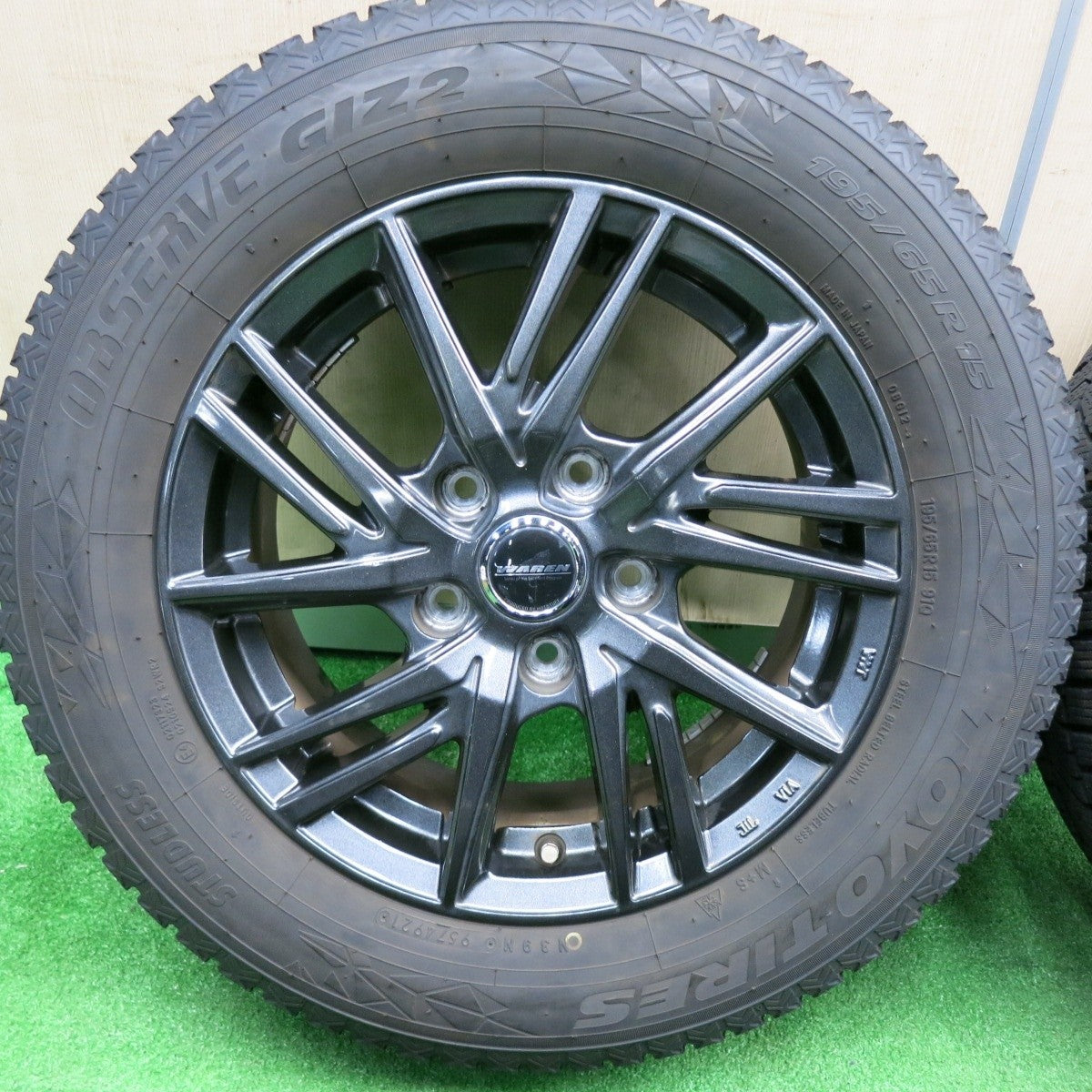 バリ溝！21年！キレイ！8.5分★スタッドレス 195/65R15 トーヨー オブザーブ GIZ2 WAREN ヴァーレン 15インチ PCD114.3/5H★4122004TNス