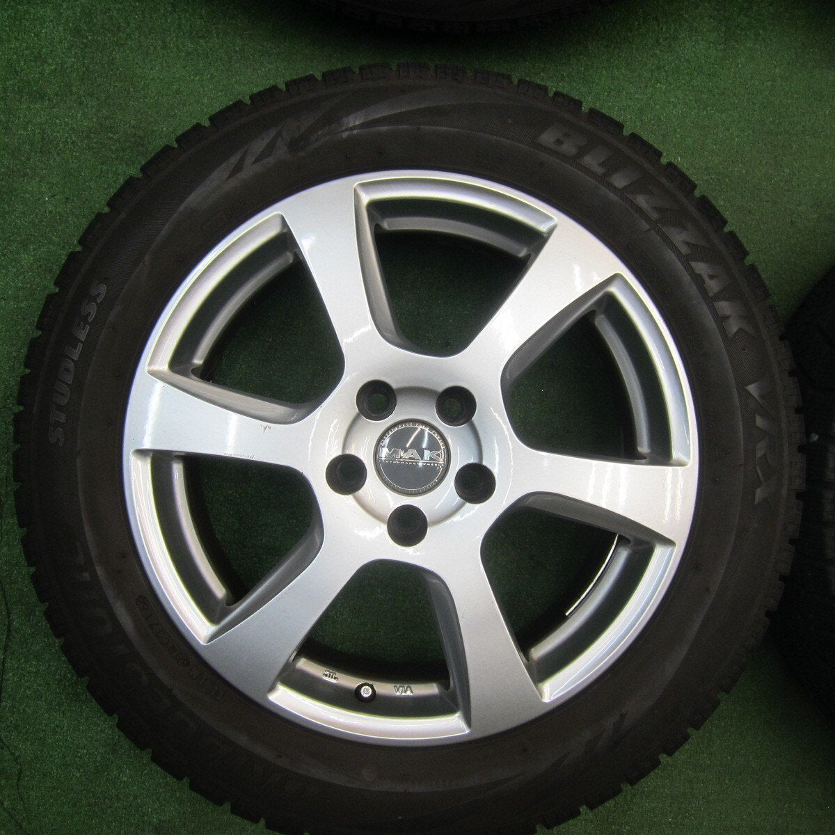 4本★FIAT フィアット等 MAK VINCI 215/55R17 スタッドレス ブリヂストン ブリザック VRX ヴィンチー PCD110/5H★5031403TNス