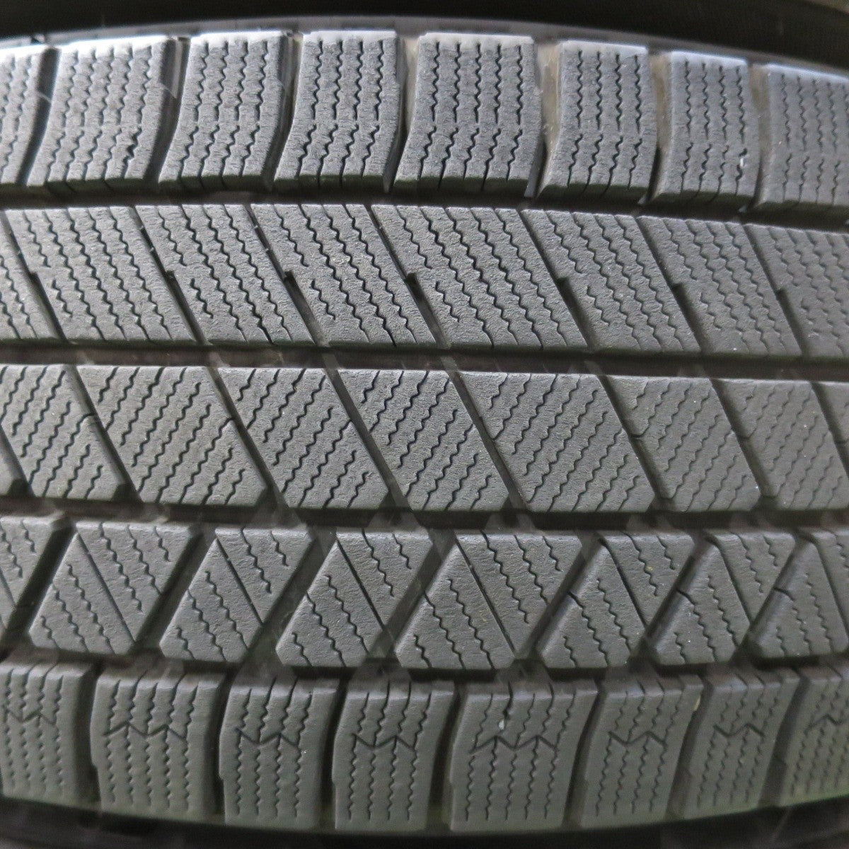 バリ溝 21年 綺麗 9.5分★スタッドレス 195/65R16 ブリヂストン ブリザック VRX3 CarifaⅡ 16インチ PCD100/4H★5031503イス