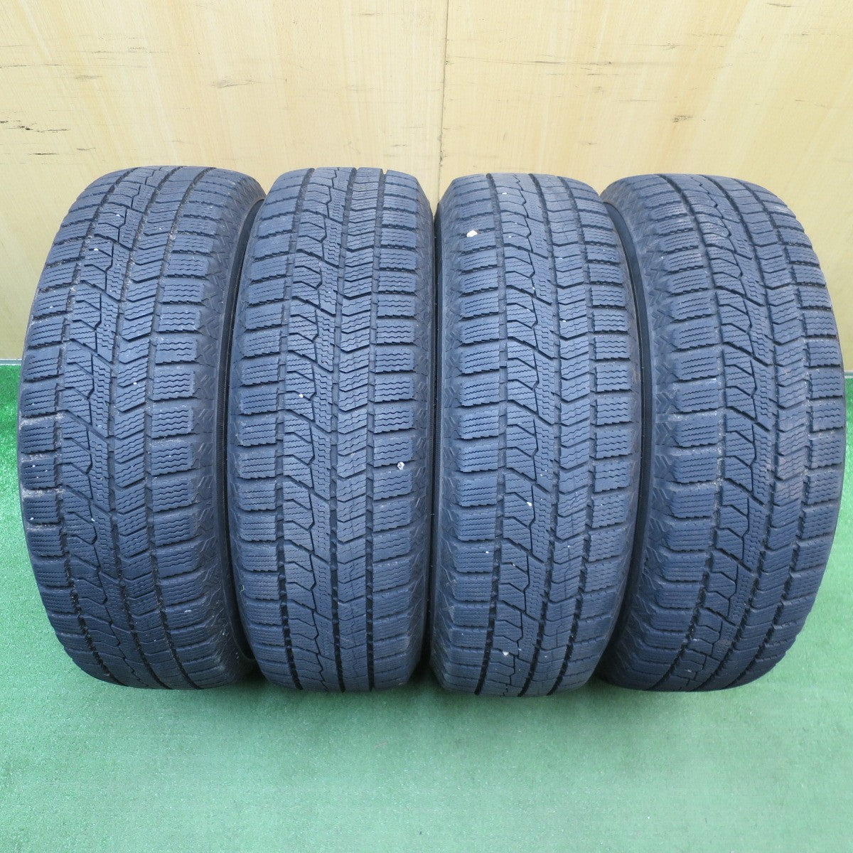 バリ溝！22年！9分★スタッドレス 185/70R14 トーヨー オブザーブ GIZ2 Verthandi ヴェルザンディ 14インチ PCD100/4H★6040601NJス