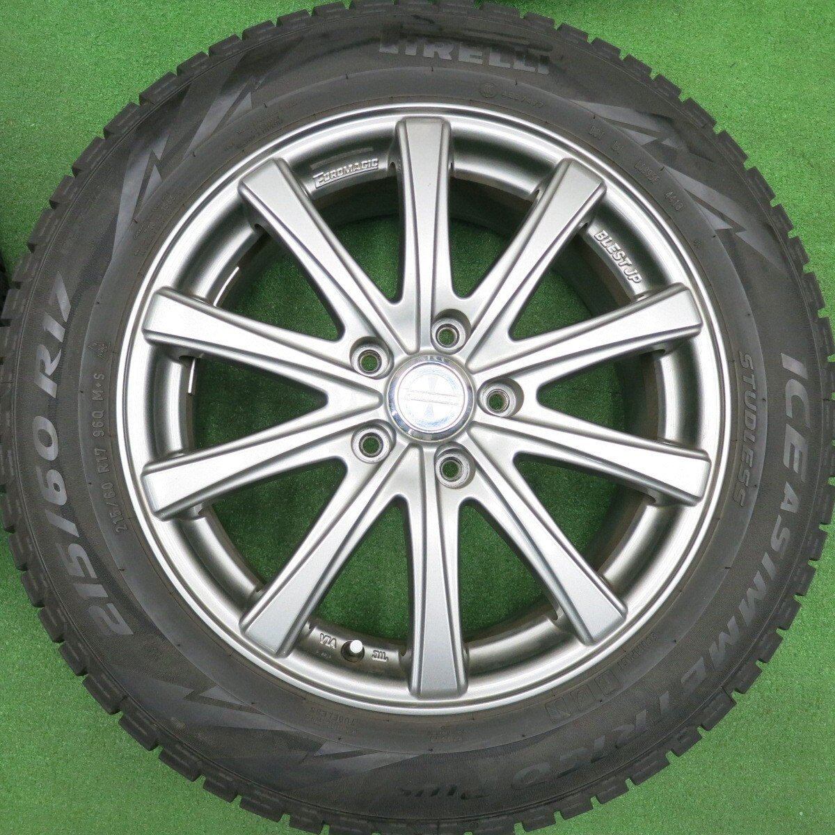 バリ溝！キレイ！9.5分★スタッドレス 215/60R17 ピレリ アイスアシンメトリコ プラス EUROMAGIC BLEST JP 17インチ PCD114.3/5H★4112901HAス