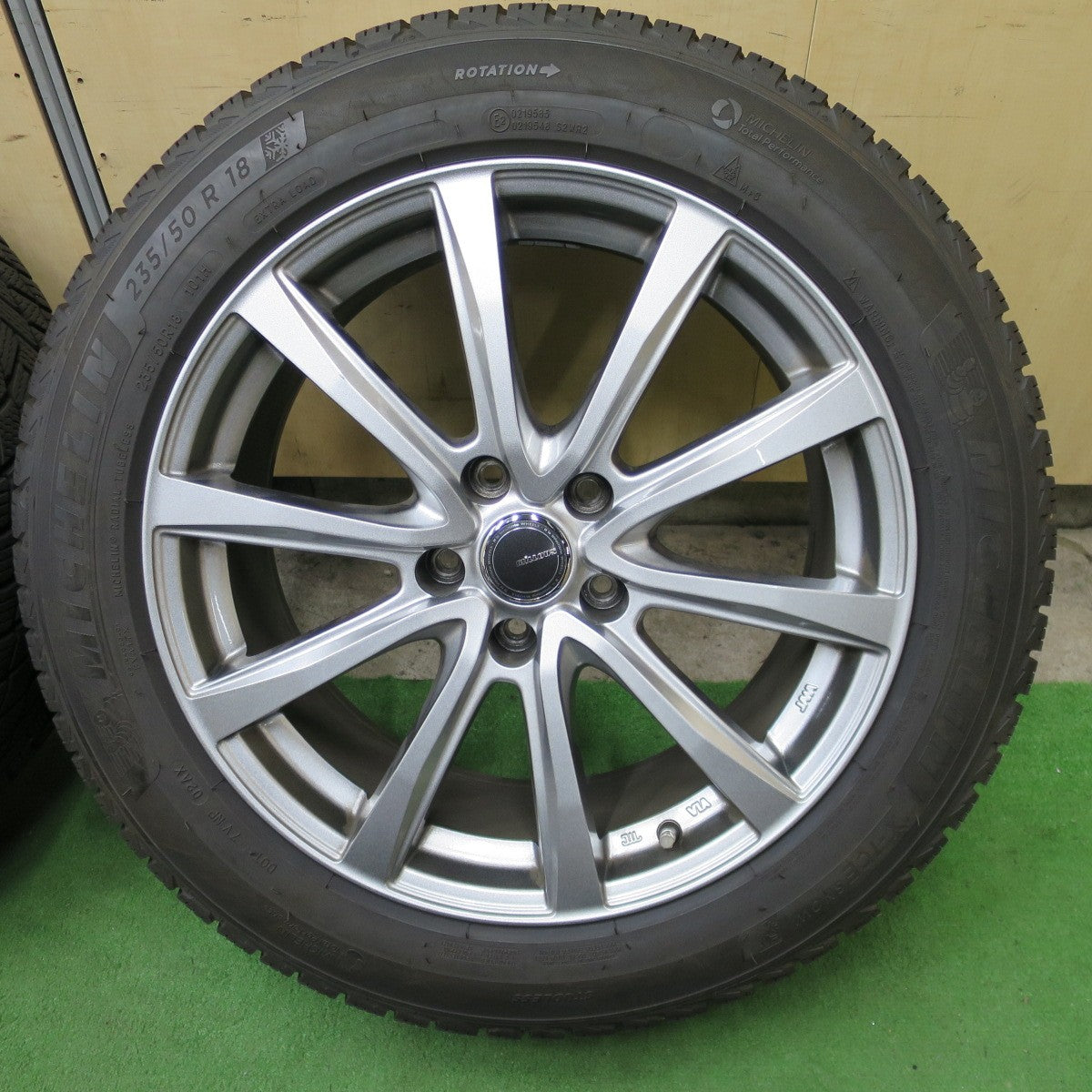 バリ溝！22年！キレイ！9分★スタッドレス 235/50R18 ミシュラン X-ICE SNOW MILLOUS VX ミルアス 18インチ PCD114.3/5H★6021105ナス