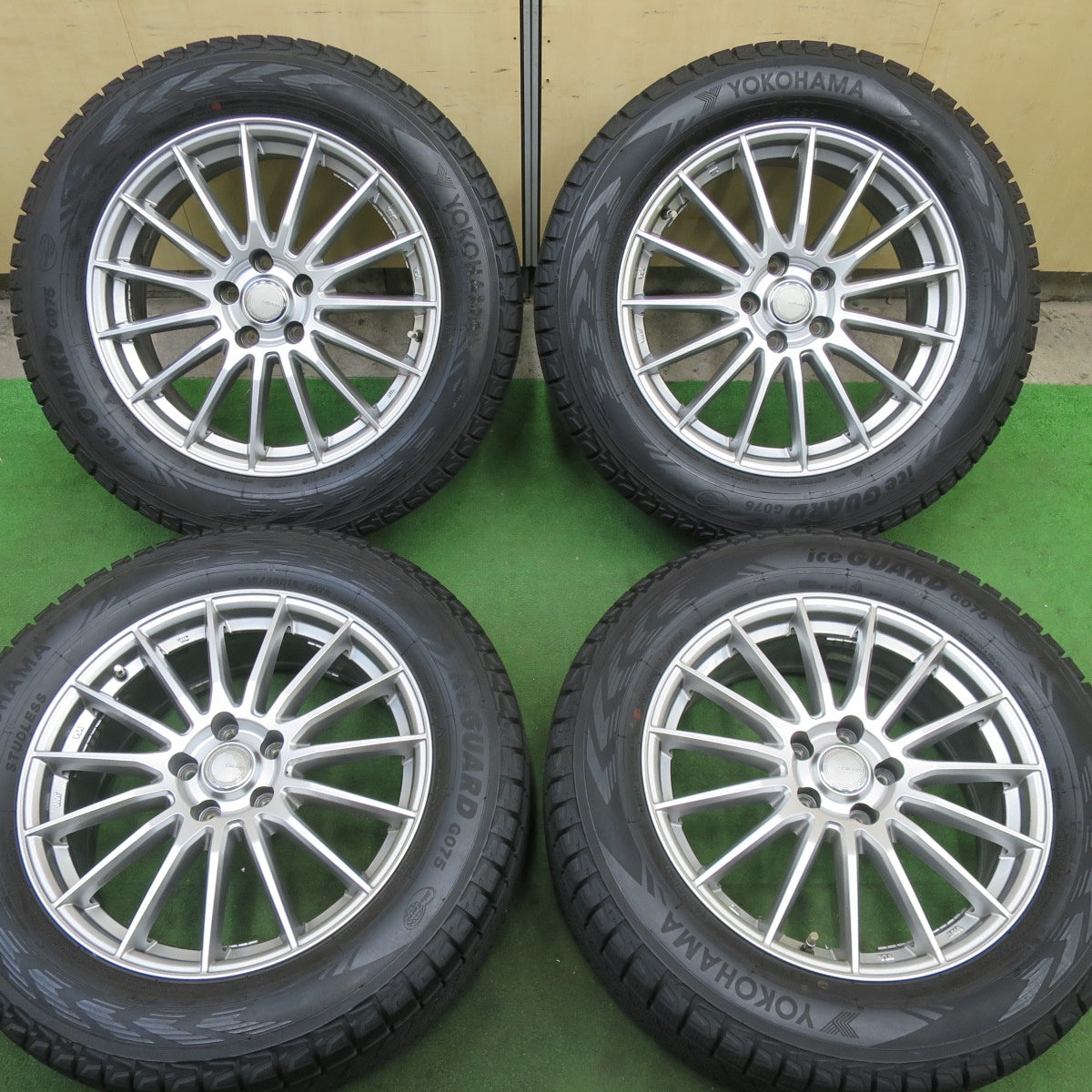 バリ溝！23年！キレイ！9.5分★スタッドレス 235/60R18 ヨコハマ アイスガード G075 GRASS グラス 18インチ PCD114.3/5H★5112210TTス