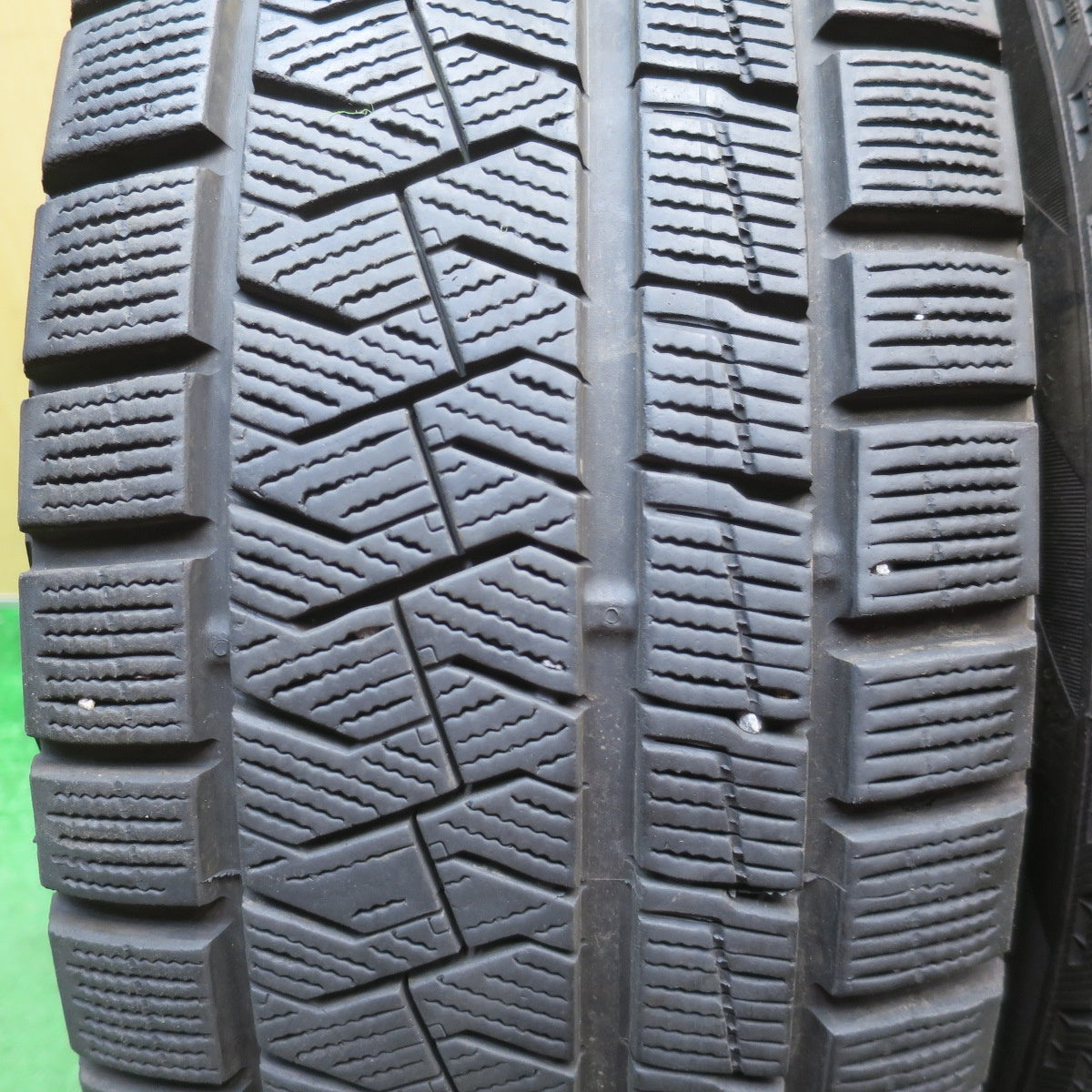 バリ溝！8.5分★ベンツ W246 Bクラス 純正 205/55R16 スタッドレス ピレリ アイスアシンメトリコ 16インチ PCD112/5H★6042801NJス