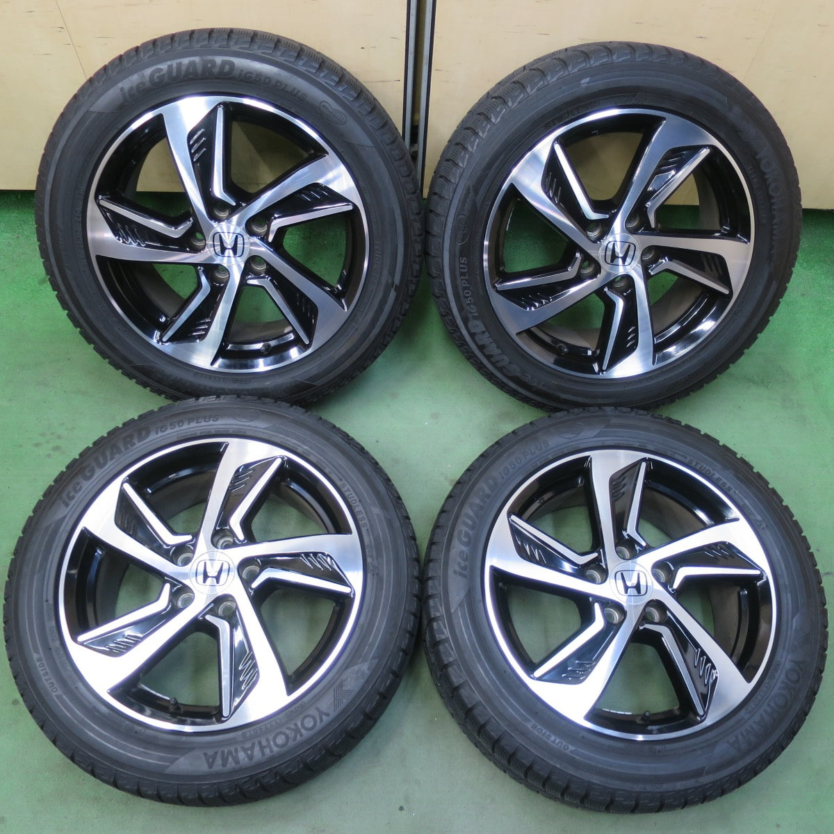 バリ溝！キレイ！9分★ホンダ RC オデッセイ アブソルート 純正 215/55R17 スタッドレス ヨコハマ アイスガード iG50 プラス 17インチ PCD114.3/5H★6032405イス