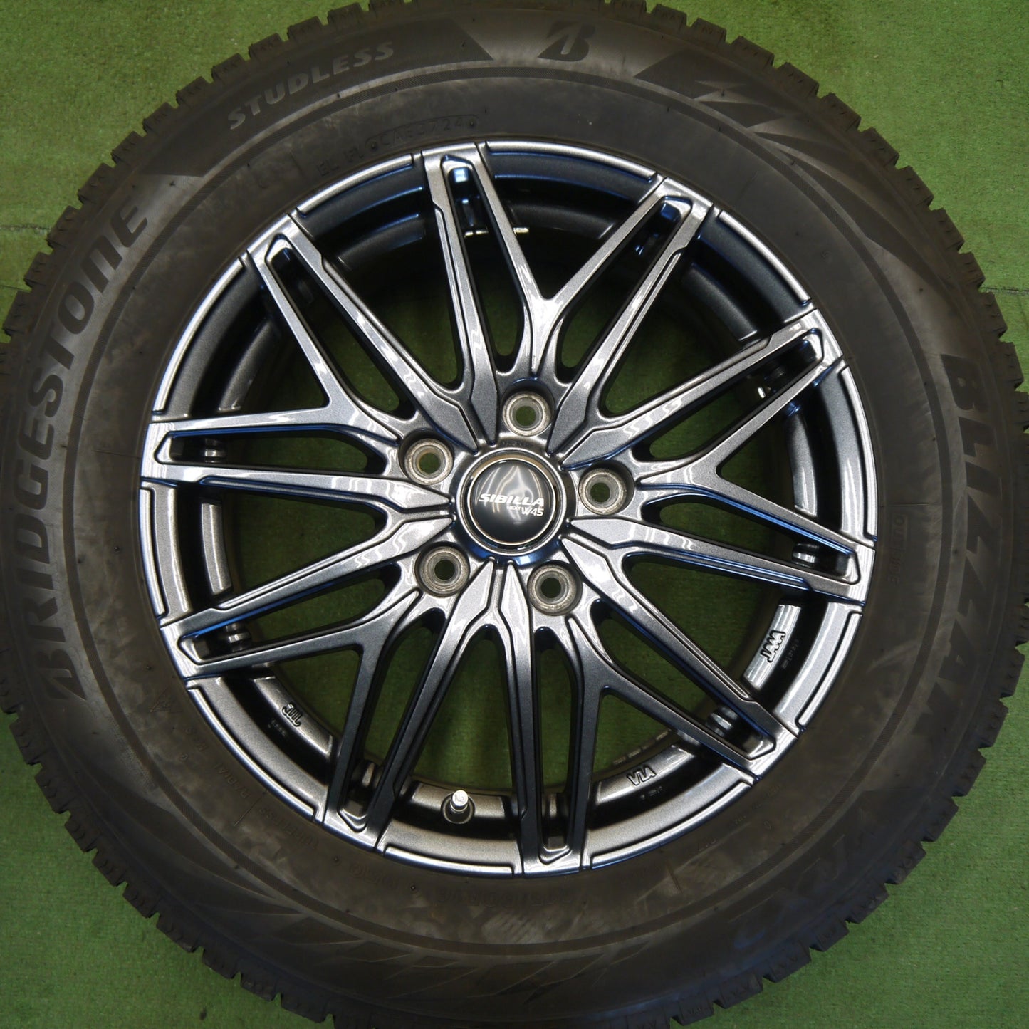 バリ溝！24年！キレイ！9.5分★スタッドレス 215/60R16 ブリヂストン ブリザック VRX2 SIBILLA NEXT W45 シビラ 16インチ PCD114.3/5H★6051511Hス