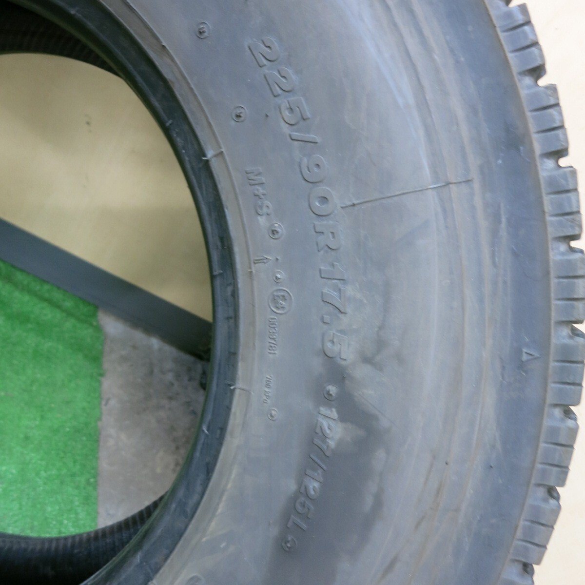 2本価格！23年★トラック タイヤ 225/90R17.5 127/125L スタッドレス ブリヂストン W999 17.5インチ★5031906ナスタ