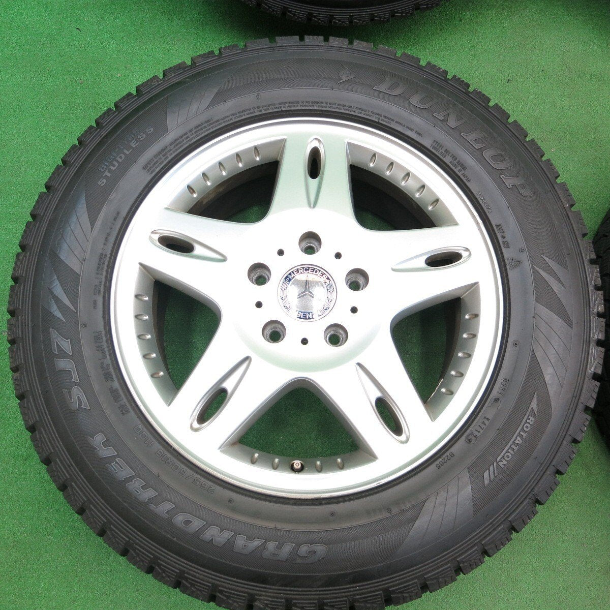 バリ溝！9.5分★ベンツ Gクラス ゲレンデ W463 純正 265/60R18 スタッドレス ダンロップ グラントレック SJ7 18インチ PCD130/5H★4051403ナス