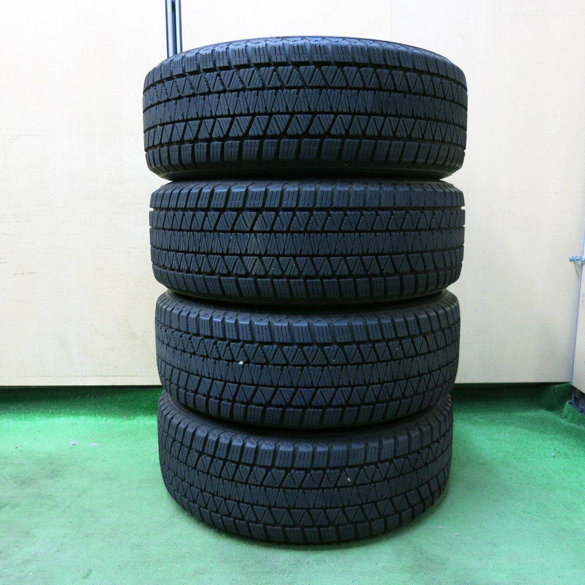 バリ溝！キレイ！9分★スタッドレス 225/60R17 ブリヂストン ブリザック DM-V3 TOPRUN トップラン 17インチ PCD114.3/5H★4122701SYス