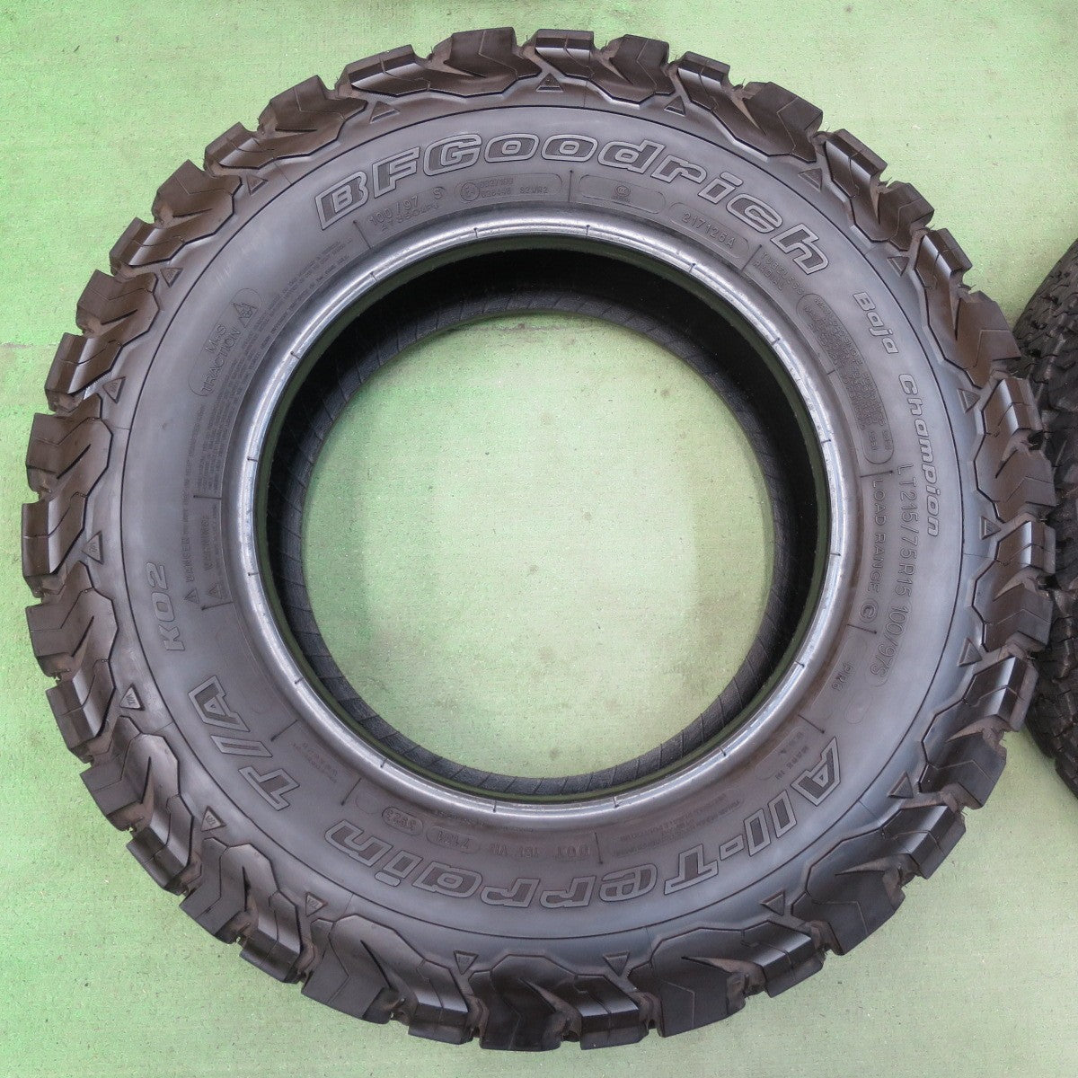 バリ溝！23年！9.5分★215/75R15 100/97S BFグッドリッチ All-Terrain T/A KO2 タイヤ 15インチ ジムニー シエラ 等★5072403イノタ