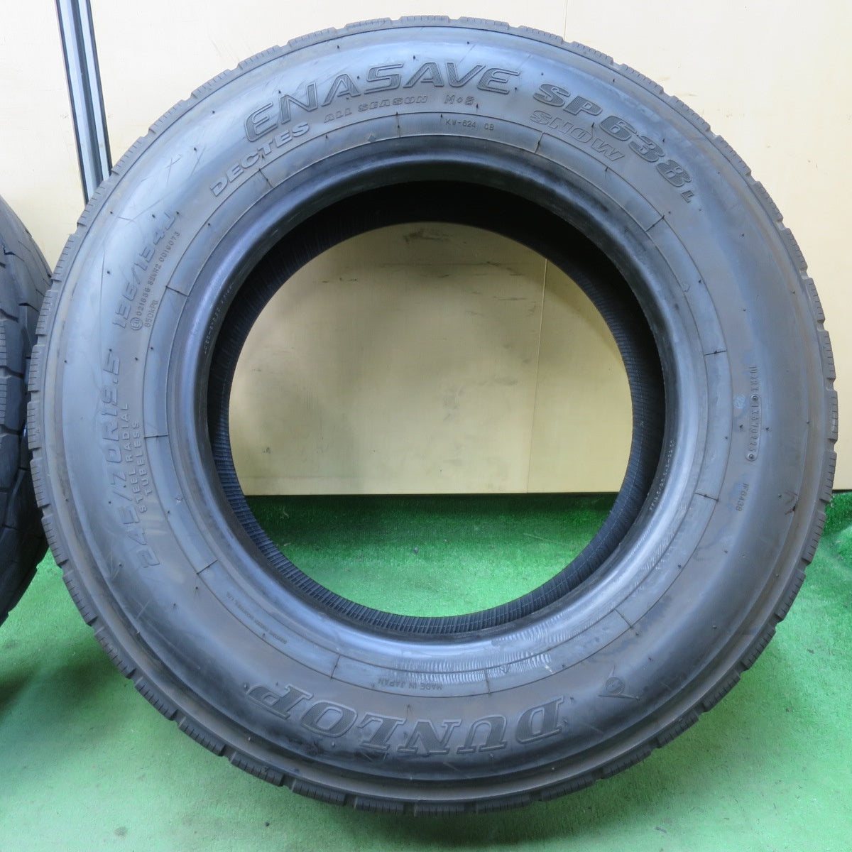 新車外し！25年！ほぼ未使用★トラック タイヤ 245/70R19.5 136/134J ダンロップ エナセーブ SP638L DECTES デクテス オールシーズン 19.5インチ★5052609イスタ