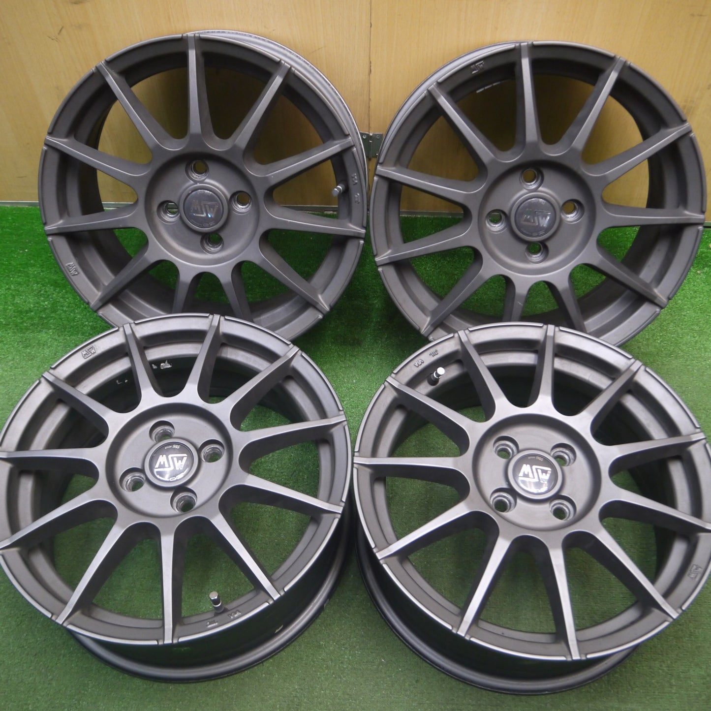 [送料無料] キレイ★O・Z MSW85 ホイール 16インチ 16×6.5J OZ PCD100/4H★5020713Hホ