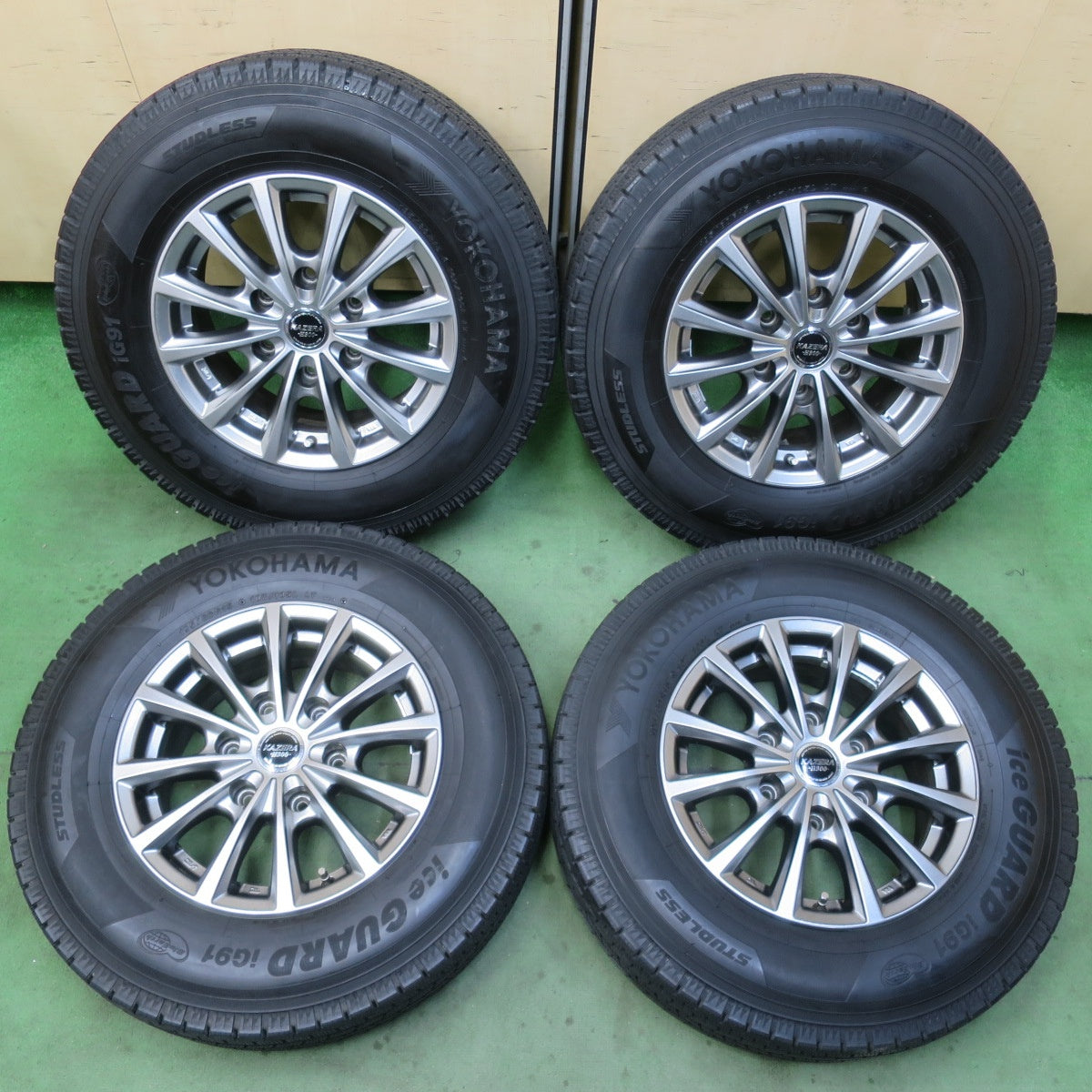 バリ溝！キレイ！9.5分★スタッドレス 195/80R15 107/105L ヨコハマ アイスガード iG91 KAZERA H300 MONZA カゼラ 15インチ PCD139.7/6H★6021011イス