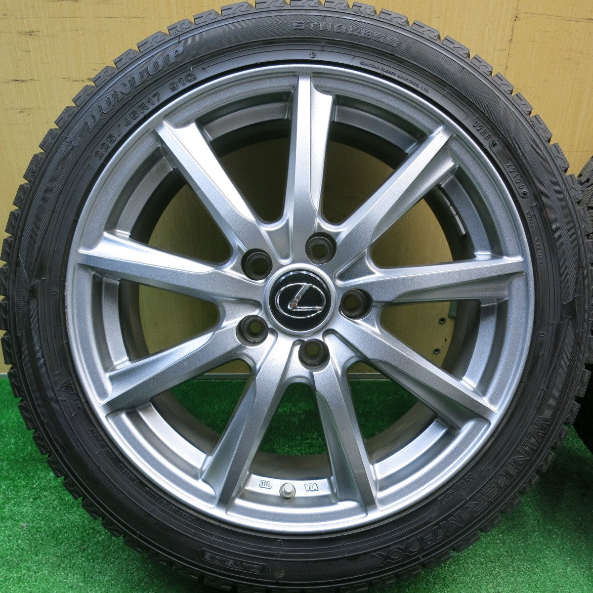 センサー付！バリ溝！キレイ！8.5分★レクサス IS 等 225/45R17 スタッドレス ダンロップ ウインターマックス WM02 社外 アルミ 17インチ PCD114.3/5H★5110812HAス