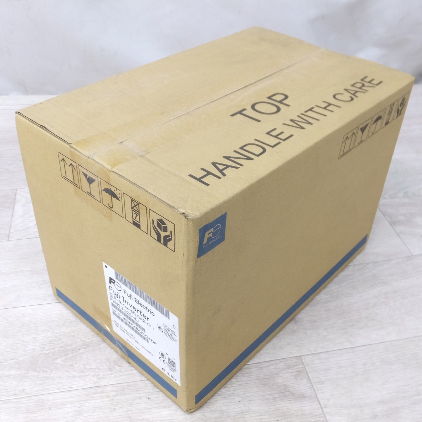 [送料無料] 未使用◆富士電機 高性能 多機能形 インバーター FRN3.7G2S-4J 3相 400V モータ容量 3.7kW◆