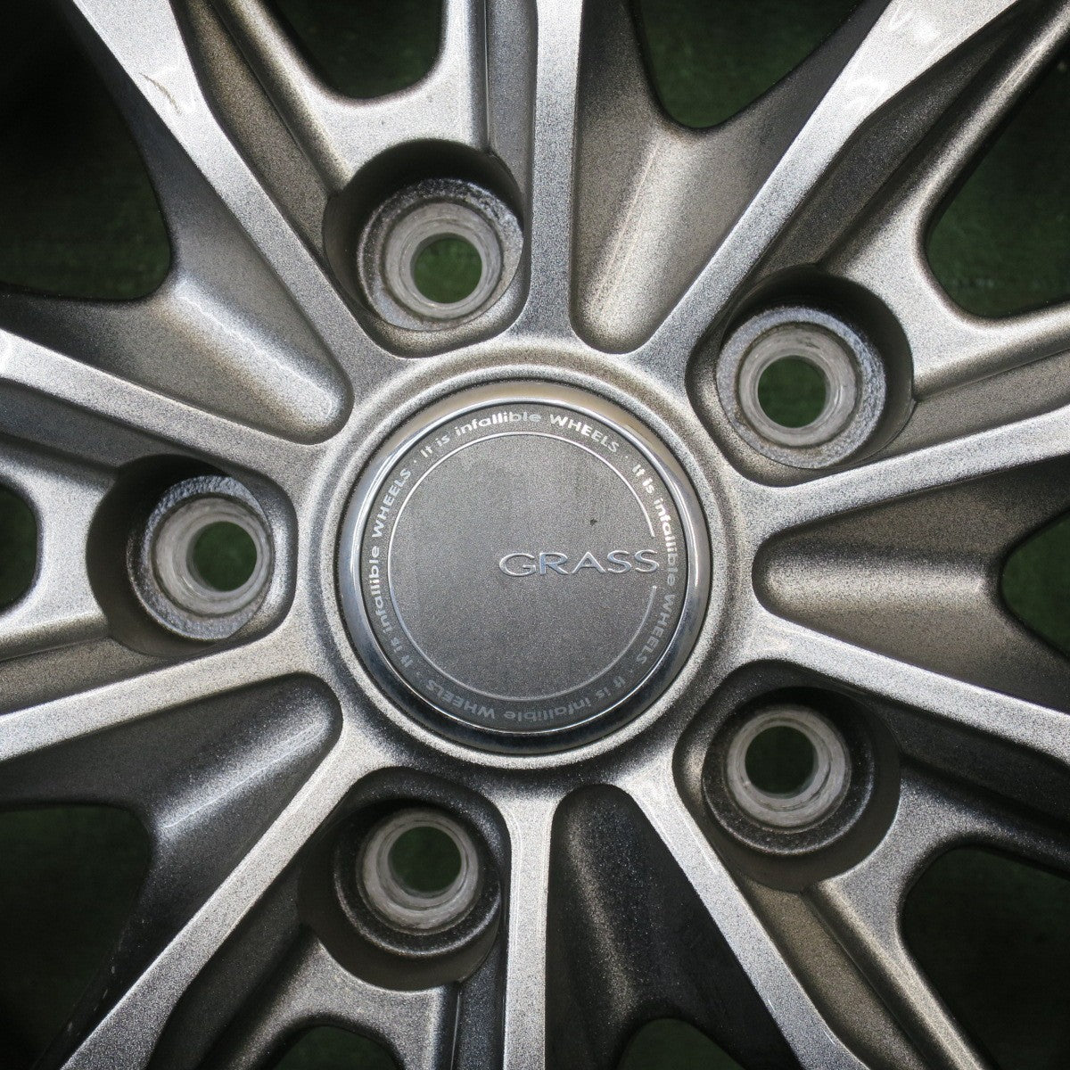 バリ溝！キレイ！9分★スタッドレス 205/60R16 ヨコハマ アイスガード iG60 GRASS グラス 16インチ PCD114.3/5H★6021803NJス