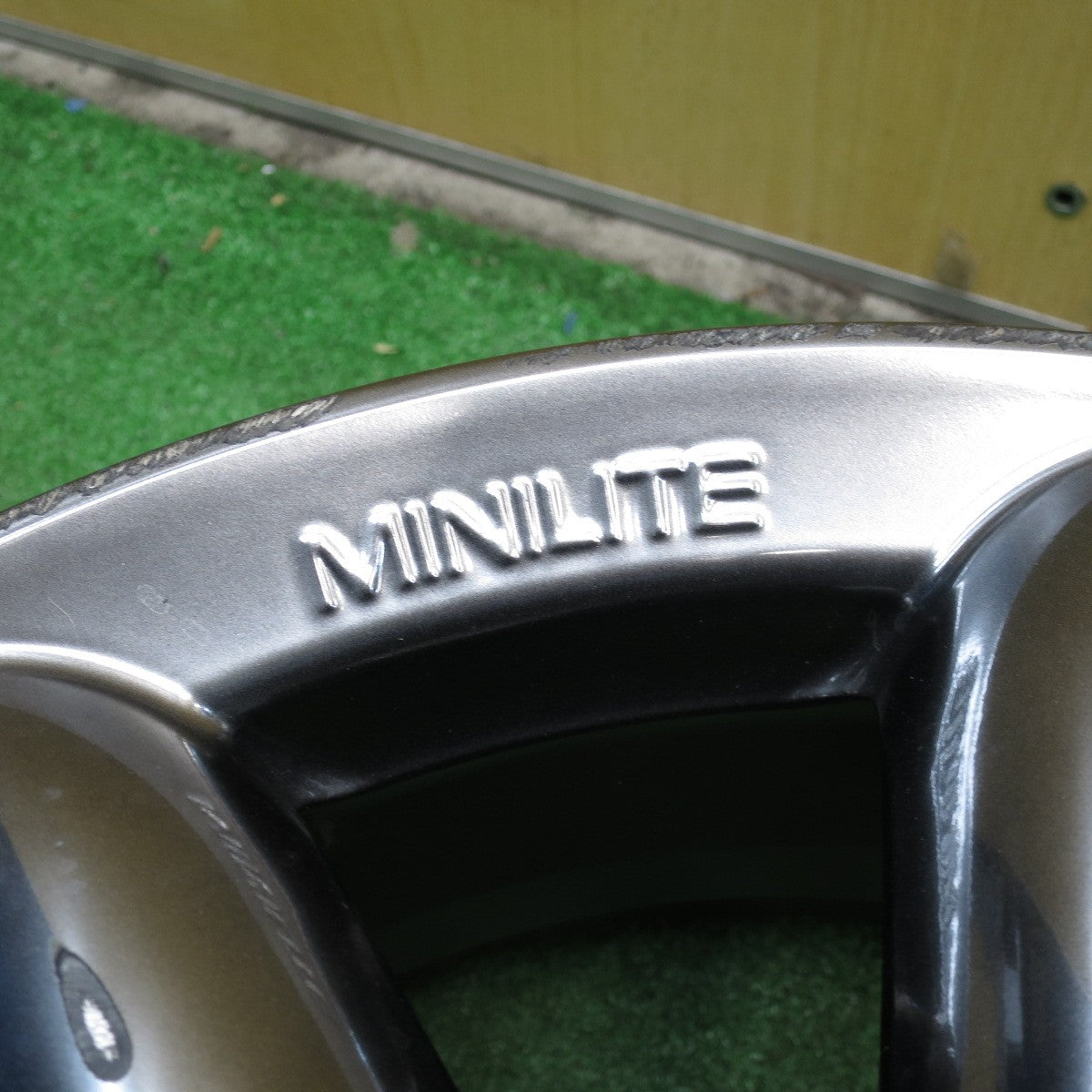 *送料無料* 1本価格★ミニクーパー 等 MINILITE MC-40 ホイール 17インチ 17×7.0J ミニライト PCD100/4H★4033004クホ