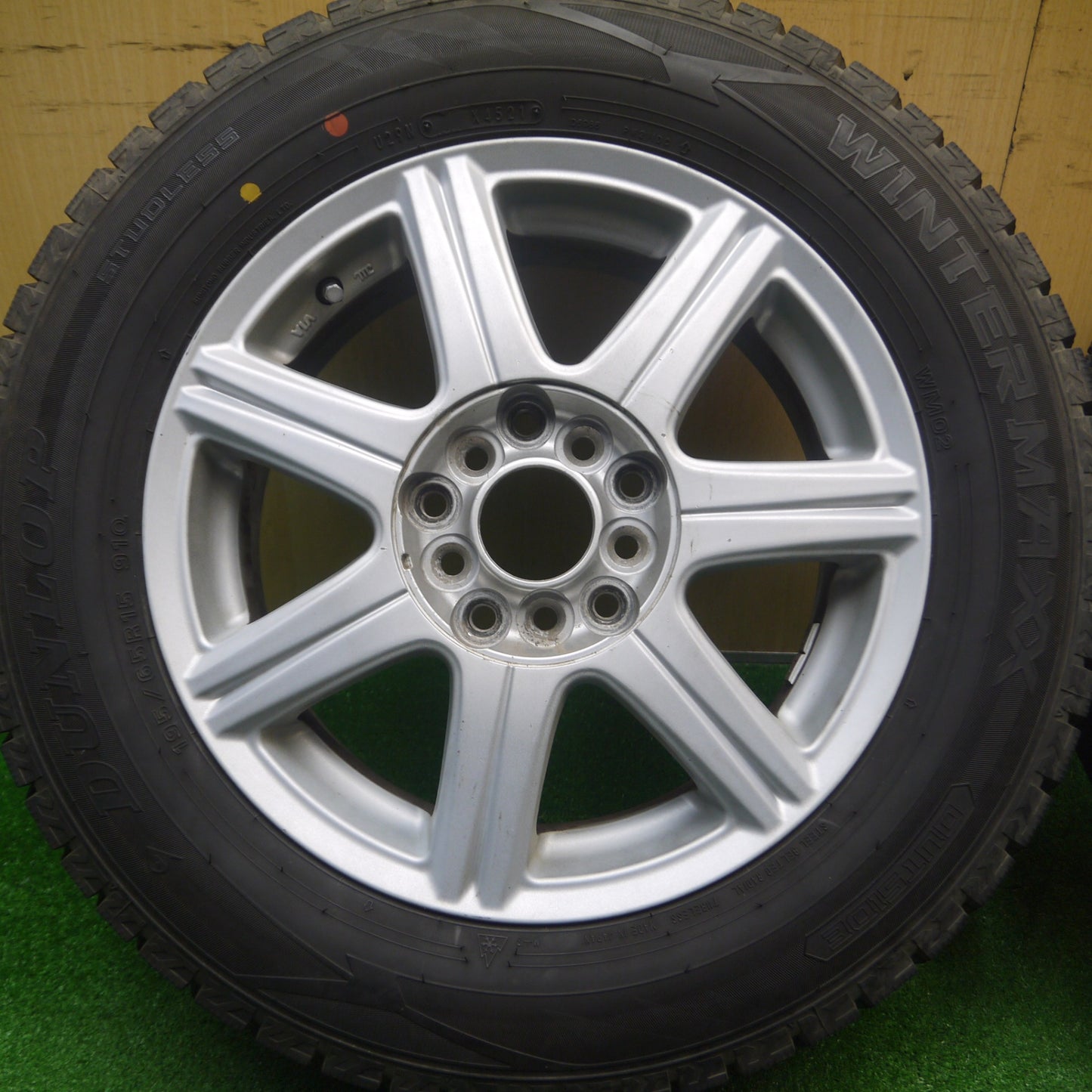 [送料無料] バリ溝！21年！9.5分以上★スタッドレス 195/65R15 ダンロップ ウインターマックス WM02 社外 アルミ 15インチ PCD100 114.3/5H マルチ★4110604Hス