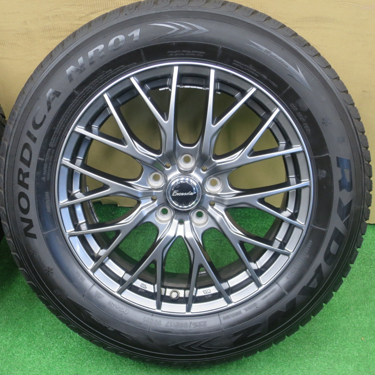 バリ溝！22年！キレイ！9.5分★スタッドレス 225/65R17 レイダン NORDICA NR01 Exceeder E05 エクシーダー 17インチ PCD114.3/5H★5121901NKス