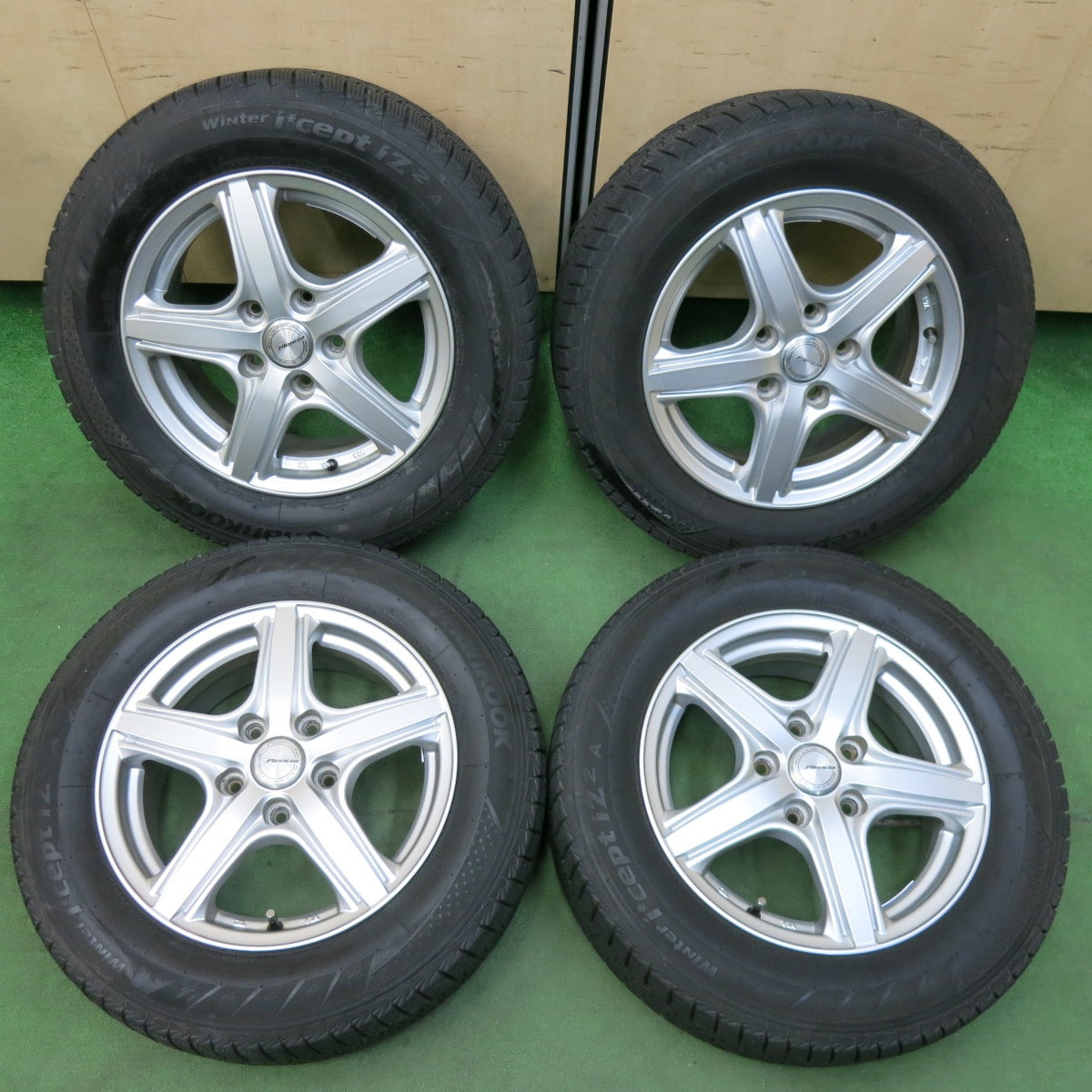 [送料無料] バリ溝！キレイ！8.5分★スタッドレス 195/65R15 ハンコック ウインター アイセプト IZ2A Plencia プレンシア 15インチ PCD114.3/5H★4122505SYス