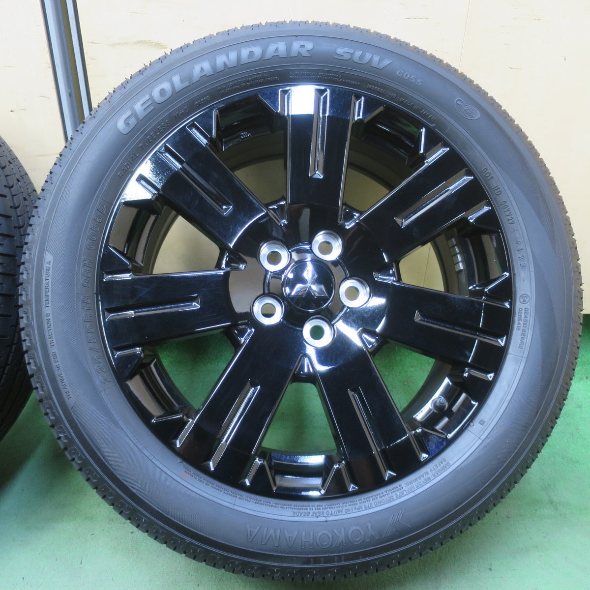 新車外し！23年◎三菱 デリカ D:5 シャモニー 純正 225/55R18 ヨコハマ ジオランダー SUV G055 G055E 18インチ PCD114.3/5H◎6070602イノ