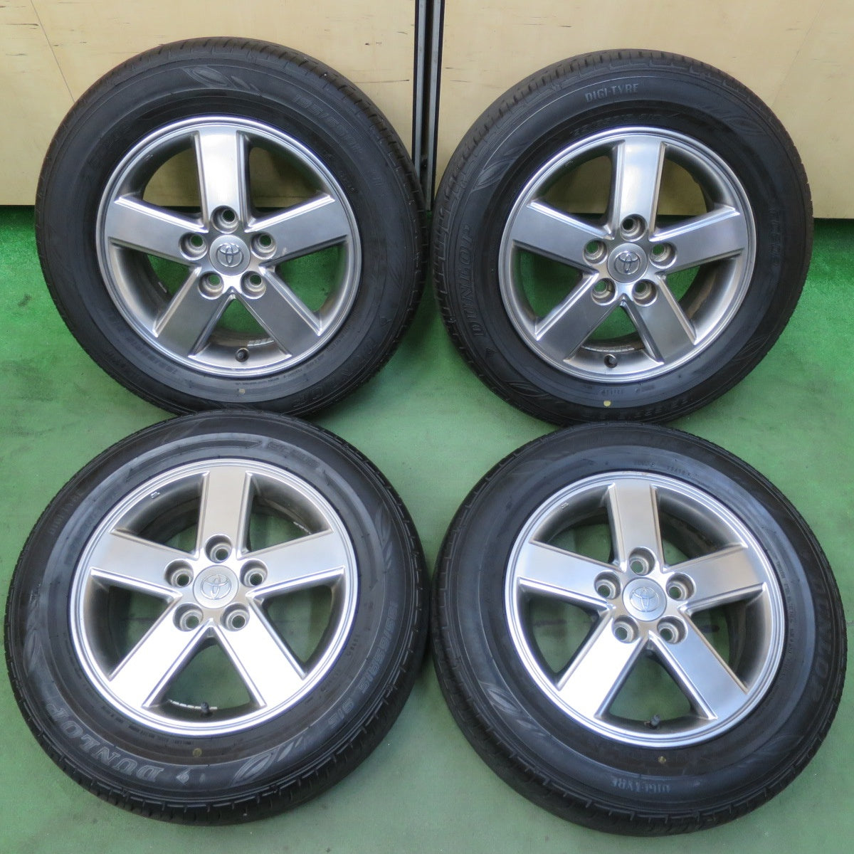 バリ溝！9.5分★トヨタ 60系 ノア ヴォクシー 純正 195/65R15 ダンロップ EC202 15インチ PCD114.3/5H★5103003イノ