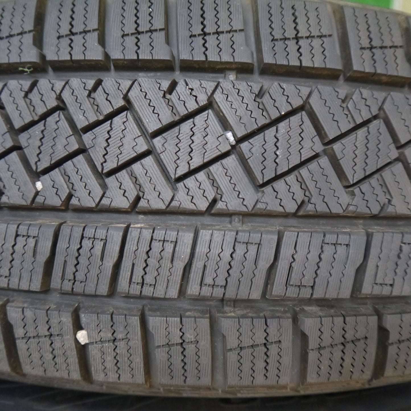 バリ溝！24年！キレイ！9.5分以上★スタッドレス 185/65R15 ピレリ アイスゼロ アシンメトリコ ravrion RS01 ラブリオン 15インチ PCD100/4H★6031003Hス
