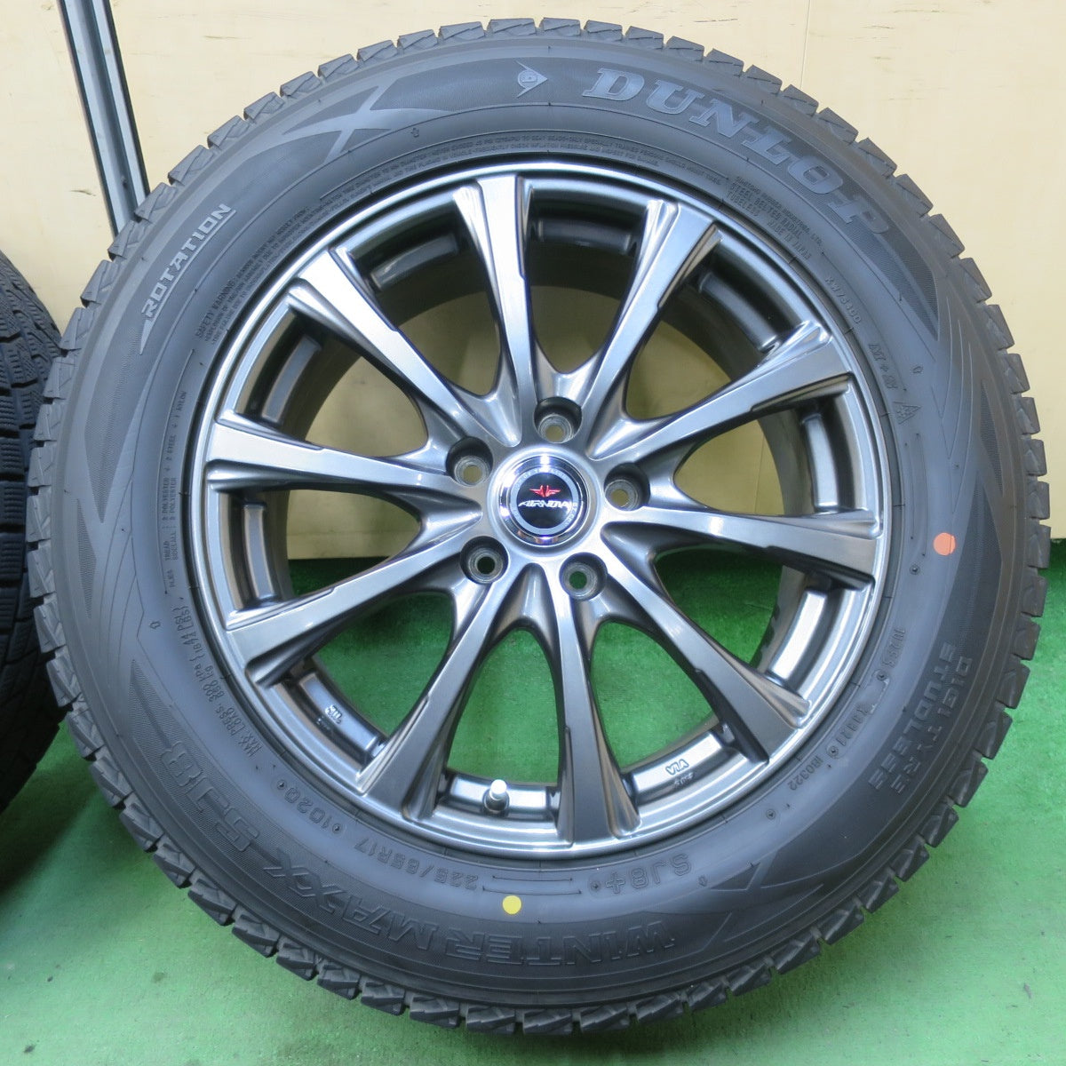 バリ溝！21年！キレイ！9.5分★スタッドレス 225/65R17 ダンロップ ウインターマックス SJ8 SJ8+ AIRNOVA エアノヴァ 17インチ PCD114.3/5H★5060305イス