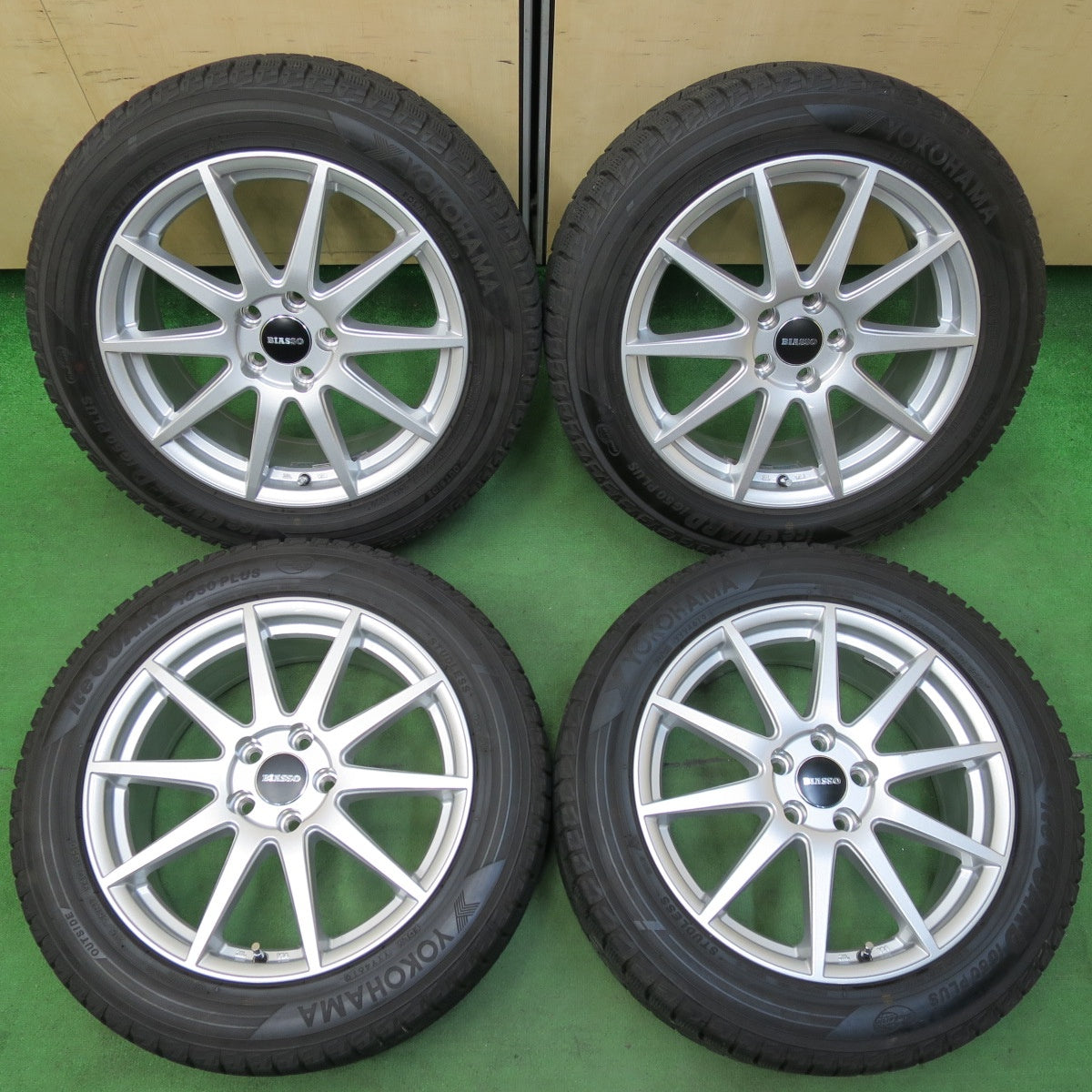 [送料無料] バリ溝！8分★ボルボ 等 BIASSO 215/55R17 スタッドレス ヨコハマ アイスガード iG50 プラス ビアッソ 17インチ PCD108/5H★4120311イス