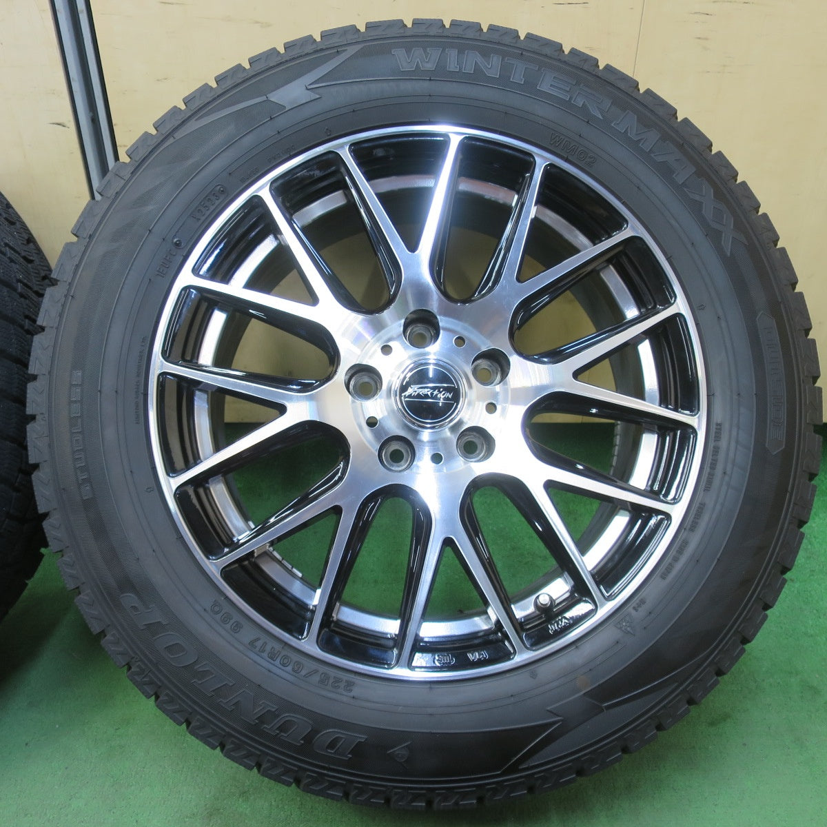 バリ溝！23年！キレイ！9.5分★スタッドレス 225/60R17 ダンロップ ウインターマックス WM02 F-Direction WM-8 17インチ Fディレクション PCD114.3/5H★5050510イス