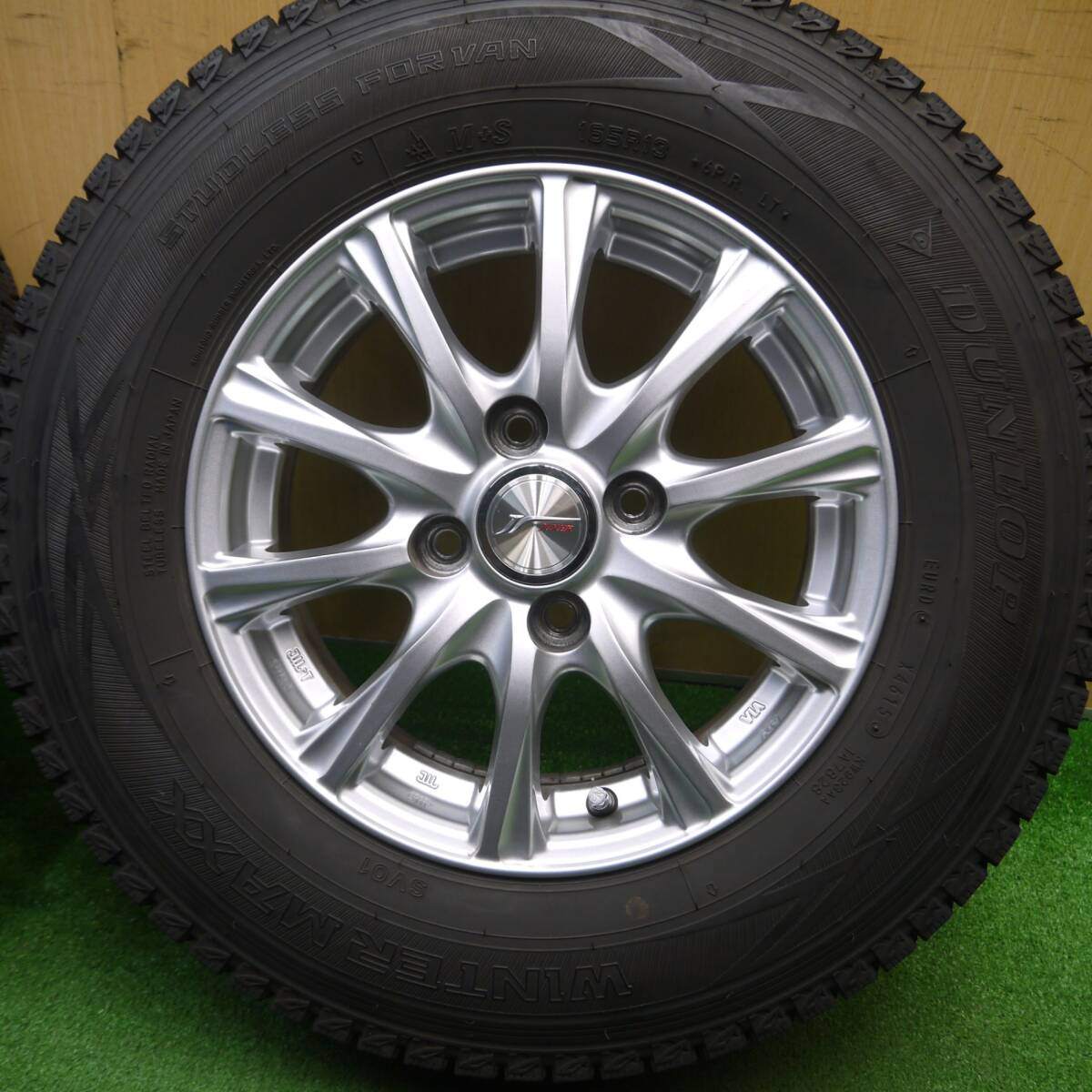 バリ溝！キレイ！9.5分★スタッドレス 165R13 6PR ダンロップ ウインターマックス SV01 JOKER ジョーカー 13インチ PCD100/4H★5011403Hス