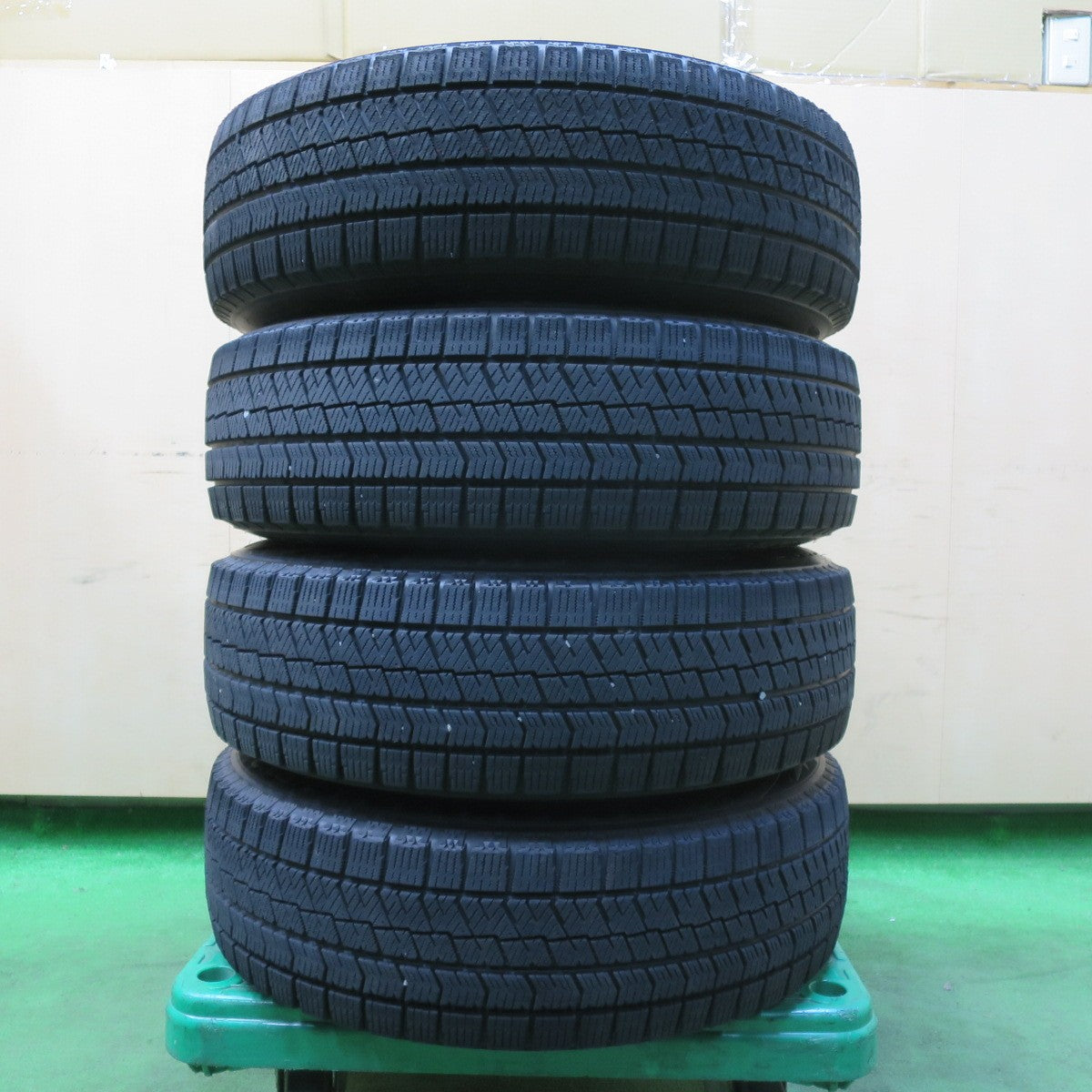 [送料無料] キレイ★スタッドレス 175/70R14 ブリヂストン ブリザック VRX2 PREO プレオ 14インチ PCD100/4H★4110813イス