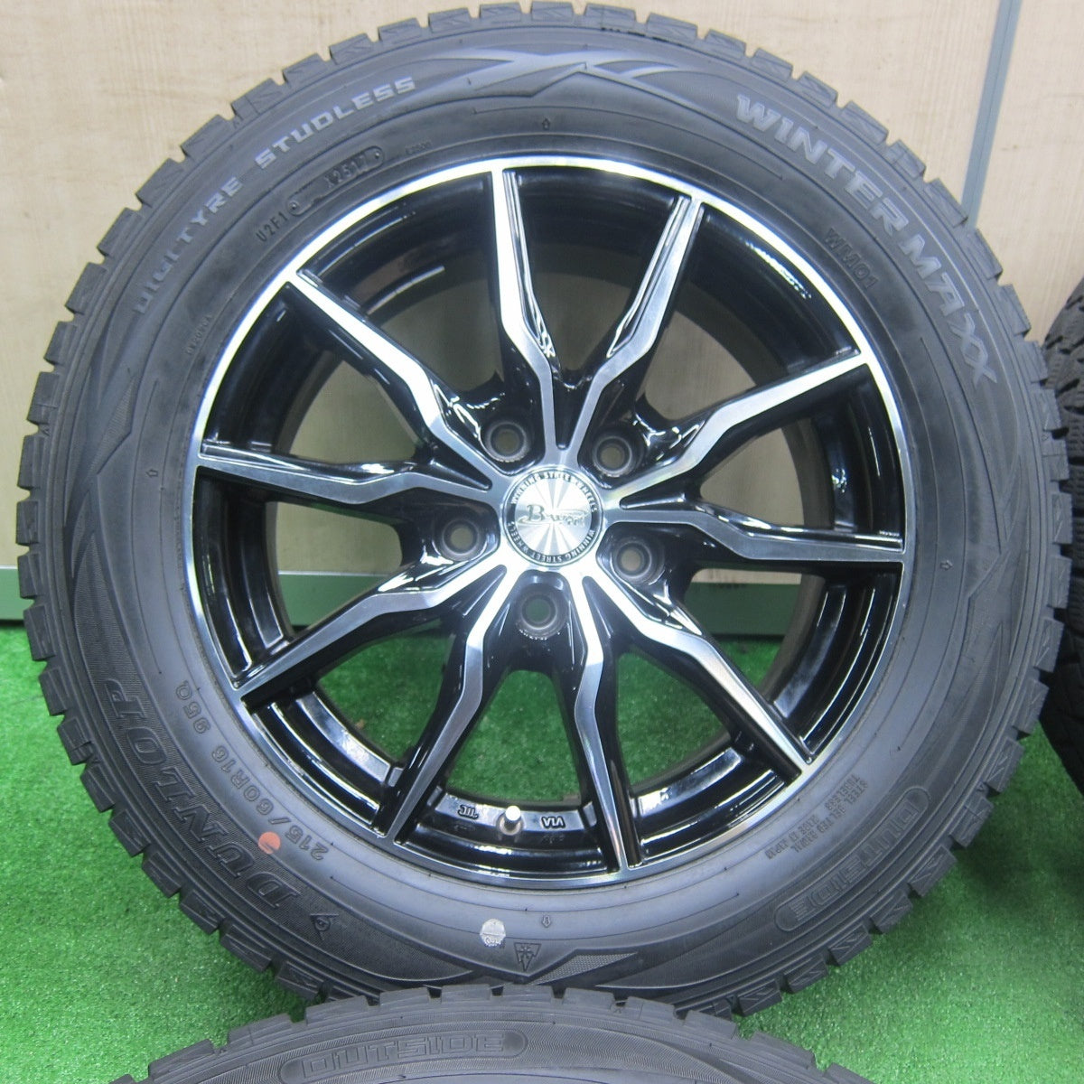 キレイ★スタッドレス 215/60R16 ダンロップ ウインターマックス WM01 B-win KRX 16インチ PCD114.3/5H★4121006TNス