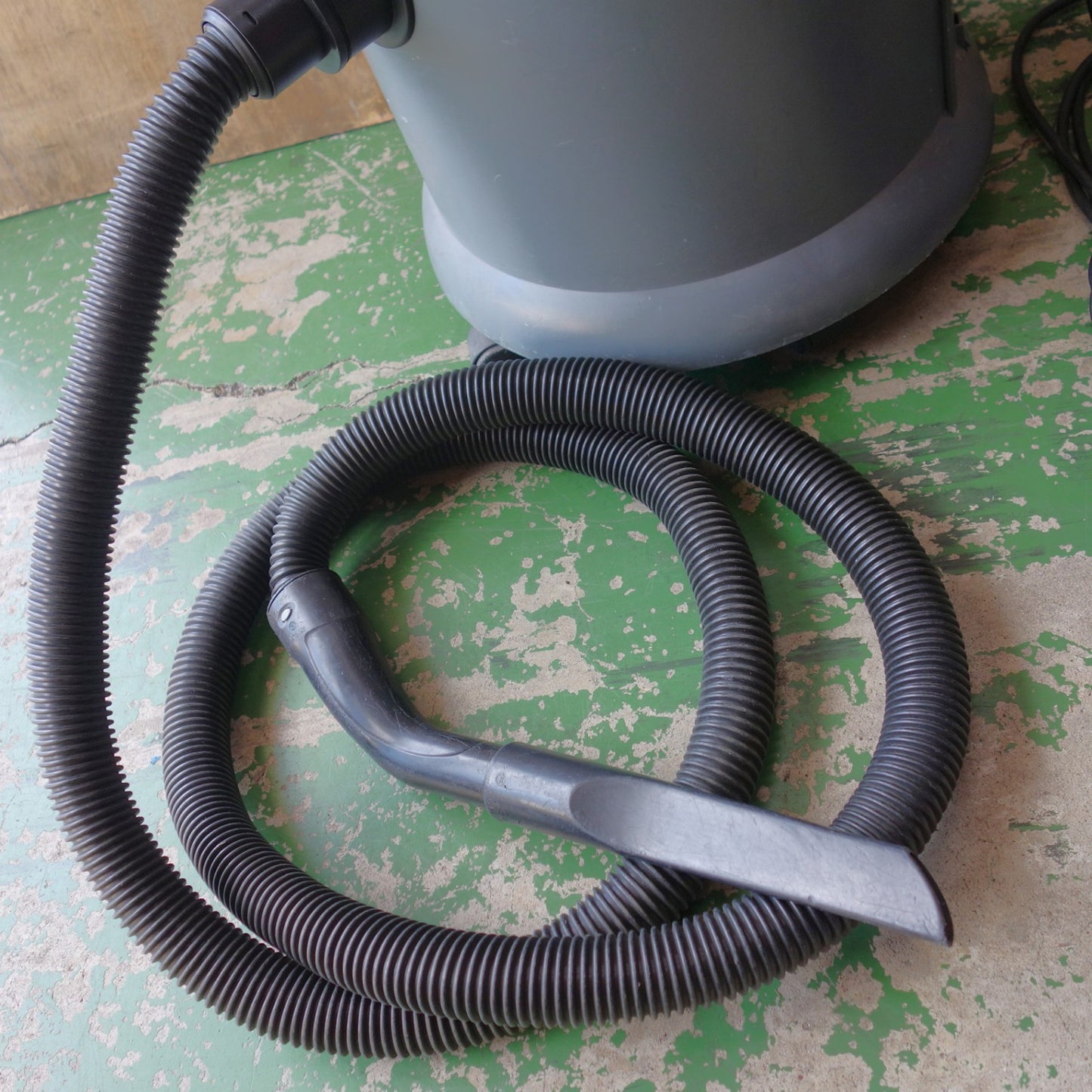 [送料無料] ◆KARCHER ケルヒャー 乾湿両用掃除機 NT27/1 クリーナー 業務用 1.428-521.0 100V 50/60Hz◆