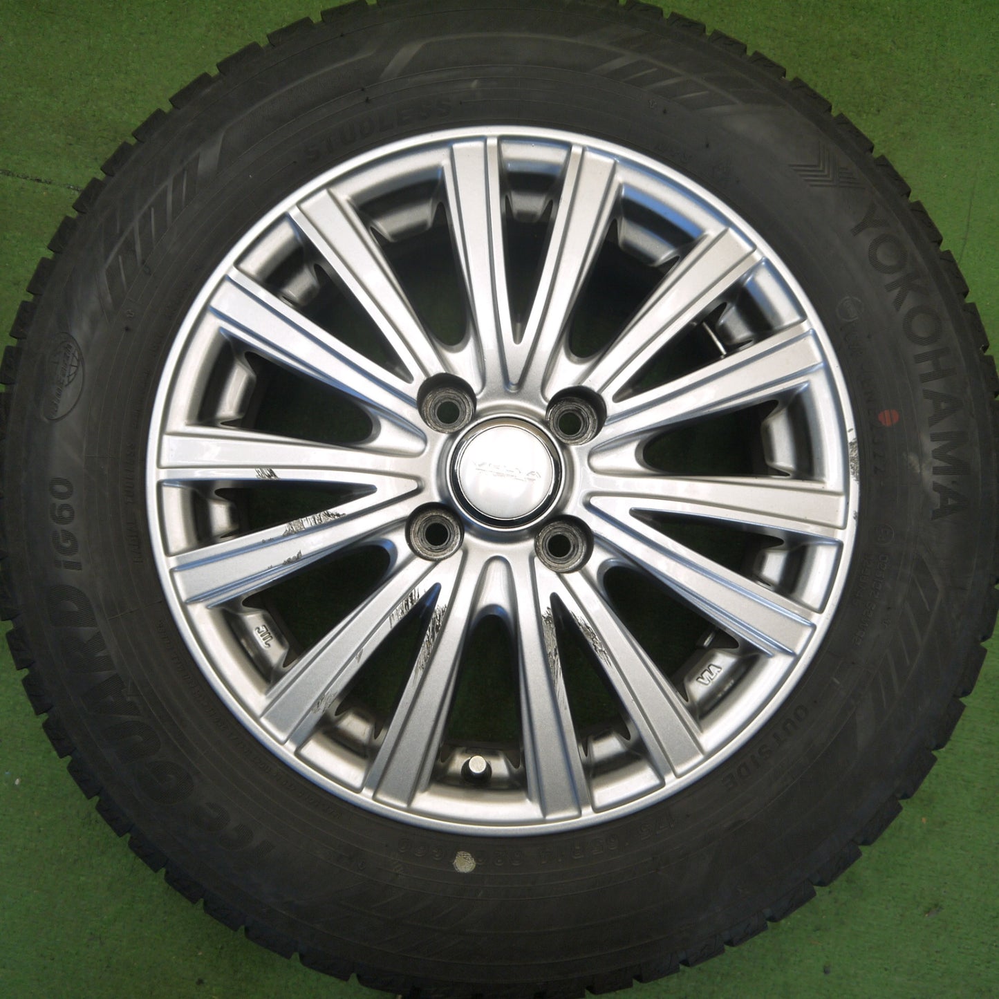 バリ溝！22年！キレイ！8.5分★スタッドレス 175/65R14 ヨコハマ アイスガード iG60 VELVA TESALIA ヴェルヴァ テサリア 14インチ PCD100/4H★6041701Hス