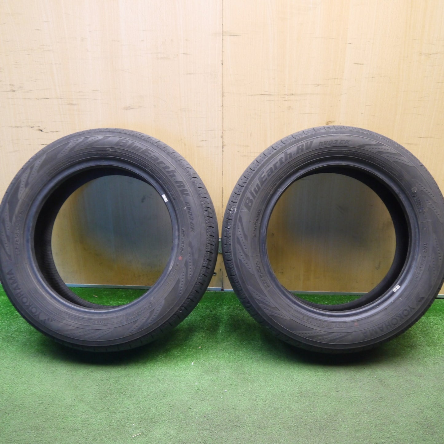 バリ溝！23年！8.5分！2本★165/65R14 ヨコハマ BluEarth-RV RV03 CK ブルーアース 14インチ タイヤ タンク ルーミー ハスラー ソリオ デリカ D:2 等★6031702Hノタ