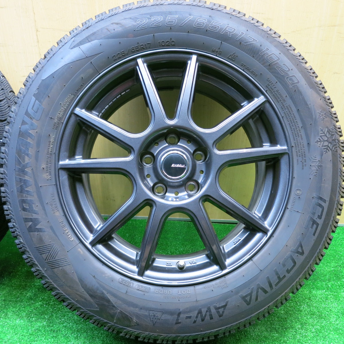バリ溝！22年！キレイ！9.5分★スタッドレス 225/65R17 ナンカン アイス アクティバ AW-1 EMBELY 17インチ PCD114.3/5H★5101205HAス
