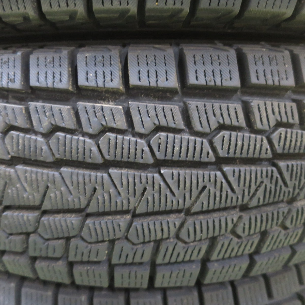 バリ溝！25年！ほぼ10分★スタッドレス 195/80R15 ヨコハマ アイスガード G075 タイヤ 15インチ ジムニーシエラ 等★6020202NGスタ