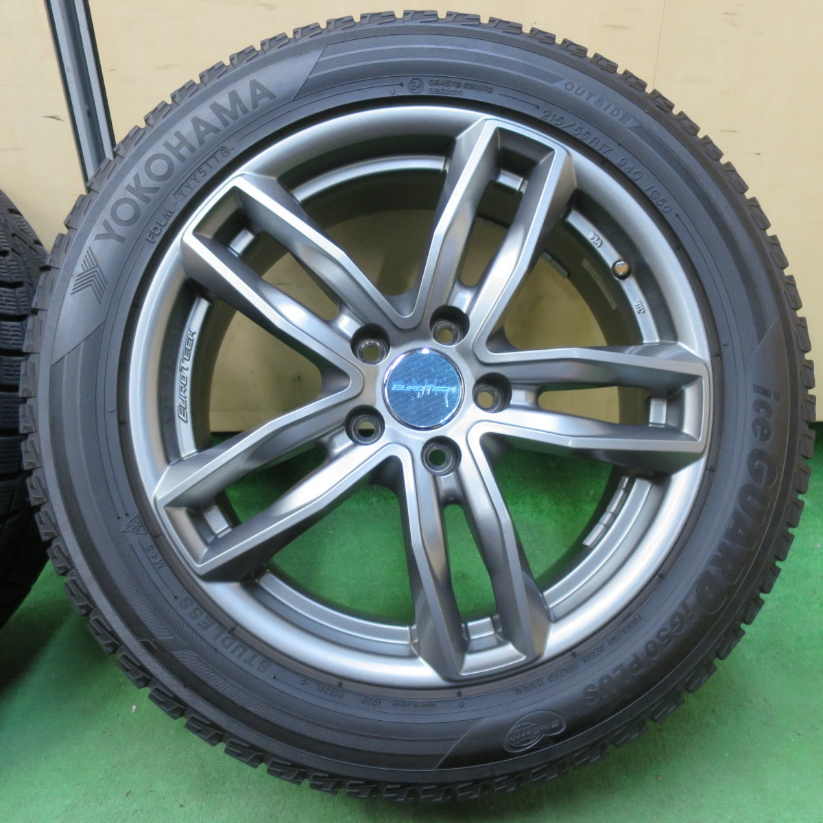 [送料無料] バリ溝！キレイ！9.5分★ワーゲン ティグアン 等 EUROTECH GAYA5 215/55R17 スタッドレス ヨコハマ アイスガード iG50 プラス ユーロテック ガヤ5 PCD112/5H★5010709イス