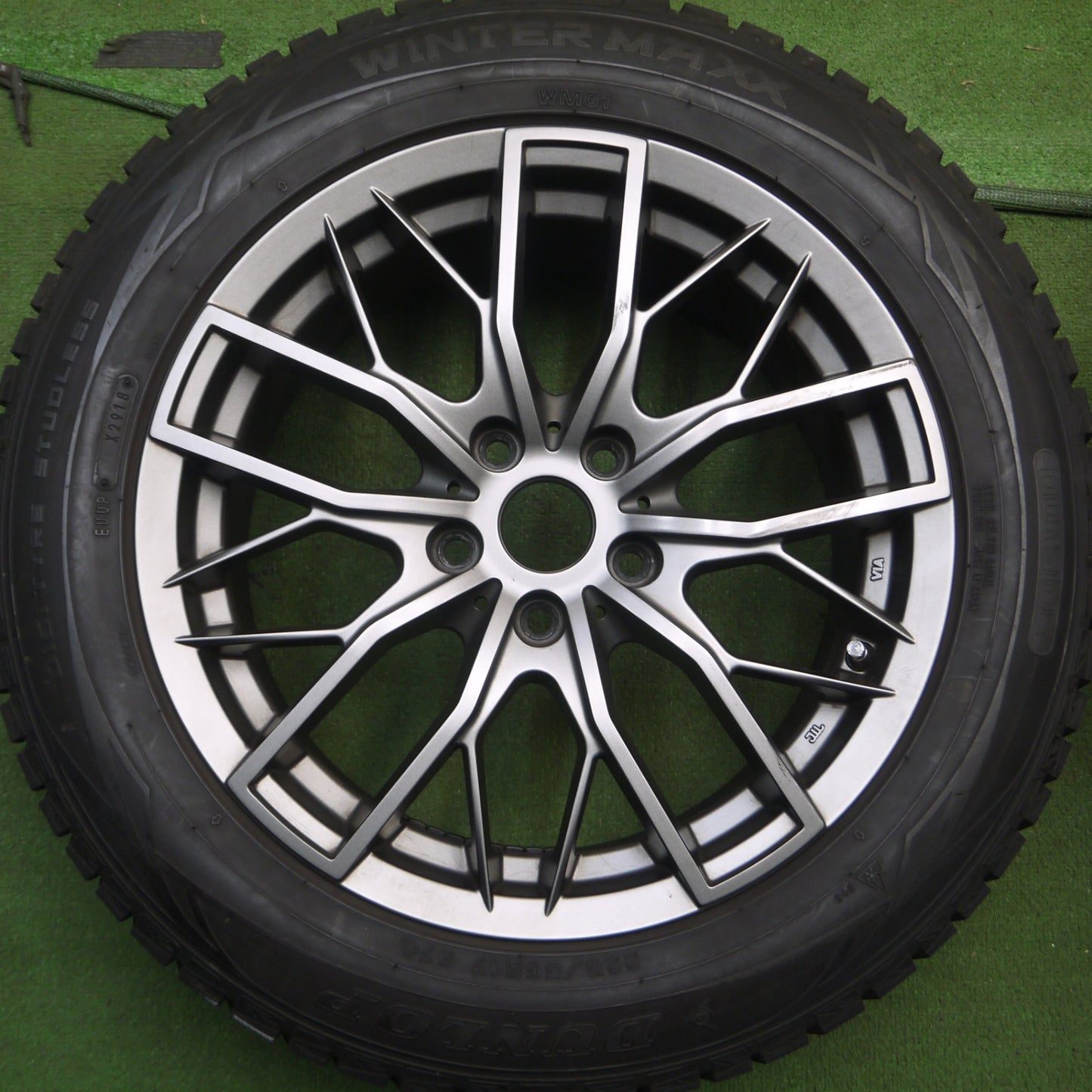 [送料無料] バリ溝！キレイ！8.5分★BMW等 EUROBAHN 225/55R17 スタッドレス ダンロップ ウインターマックス WM01 PCD112/5H★4030111Hス