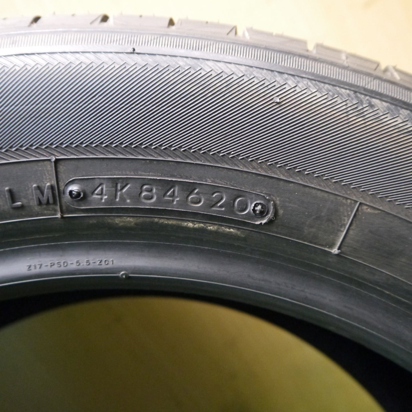 新車外し！2本★215/55R17 トーヨー SD-7 タイヤ 17インチ クラウン カムリ ヴェゼル スカイライン フォレスター 等★5110409Hノタ