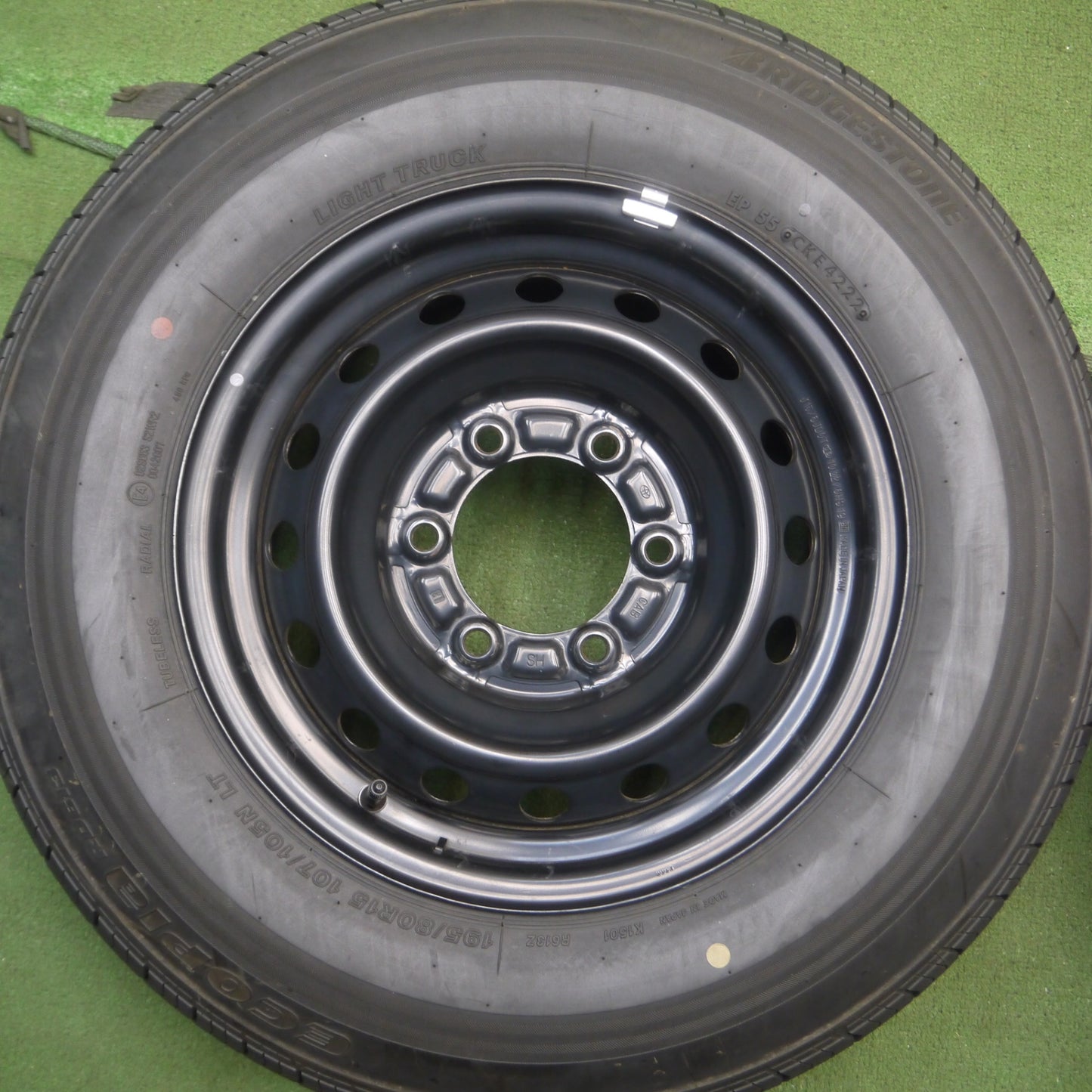 *送料無料* 新車外し！22年★トヨタ ハイエース 純正 スチール 195/80R15 107/105N ブリヂストン エコピア RD613 PCD139.7/6H★4052712Hノ