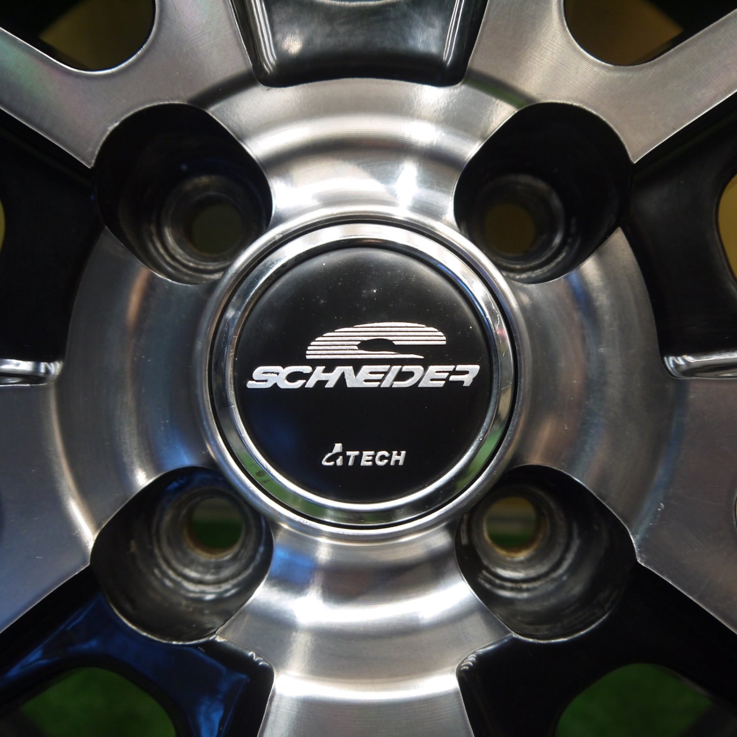 キレイ◎スタッドレス 175/65R15 ピレリ アイスゼロ FR SCHNEIDER ATECH シュナイダー 15インチ PCD100/4H◎6070806Hス